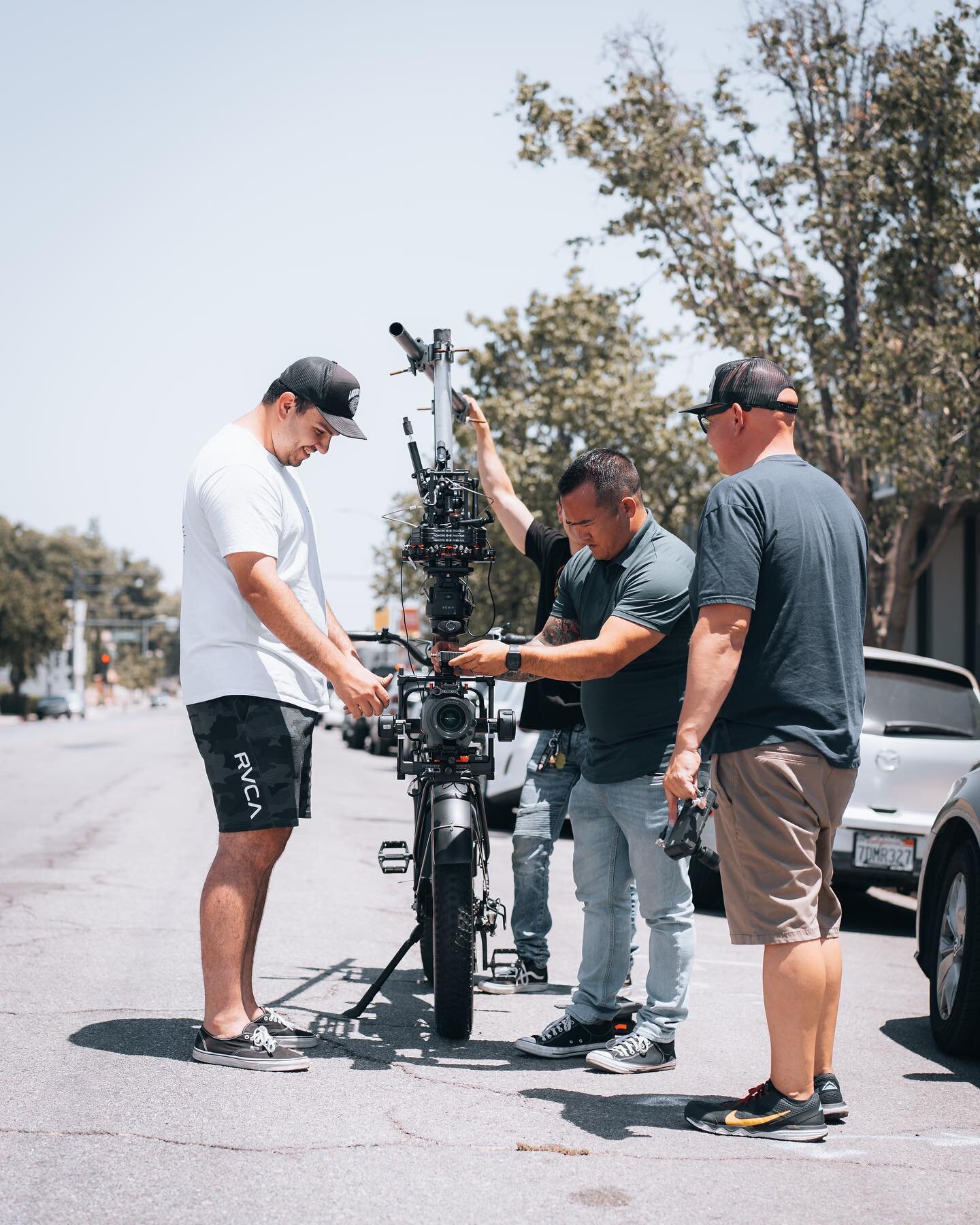 New addition to the camera movement family! Finally wrapped up the last day of testing and it&rsquo;s finally ready for your projects! Our e-bike will come ready to fly with the Flowcine Blackarm, DJI Ronin 2, Bike Operator and Camera Operator! Now i