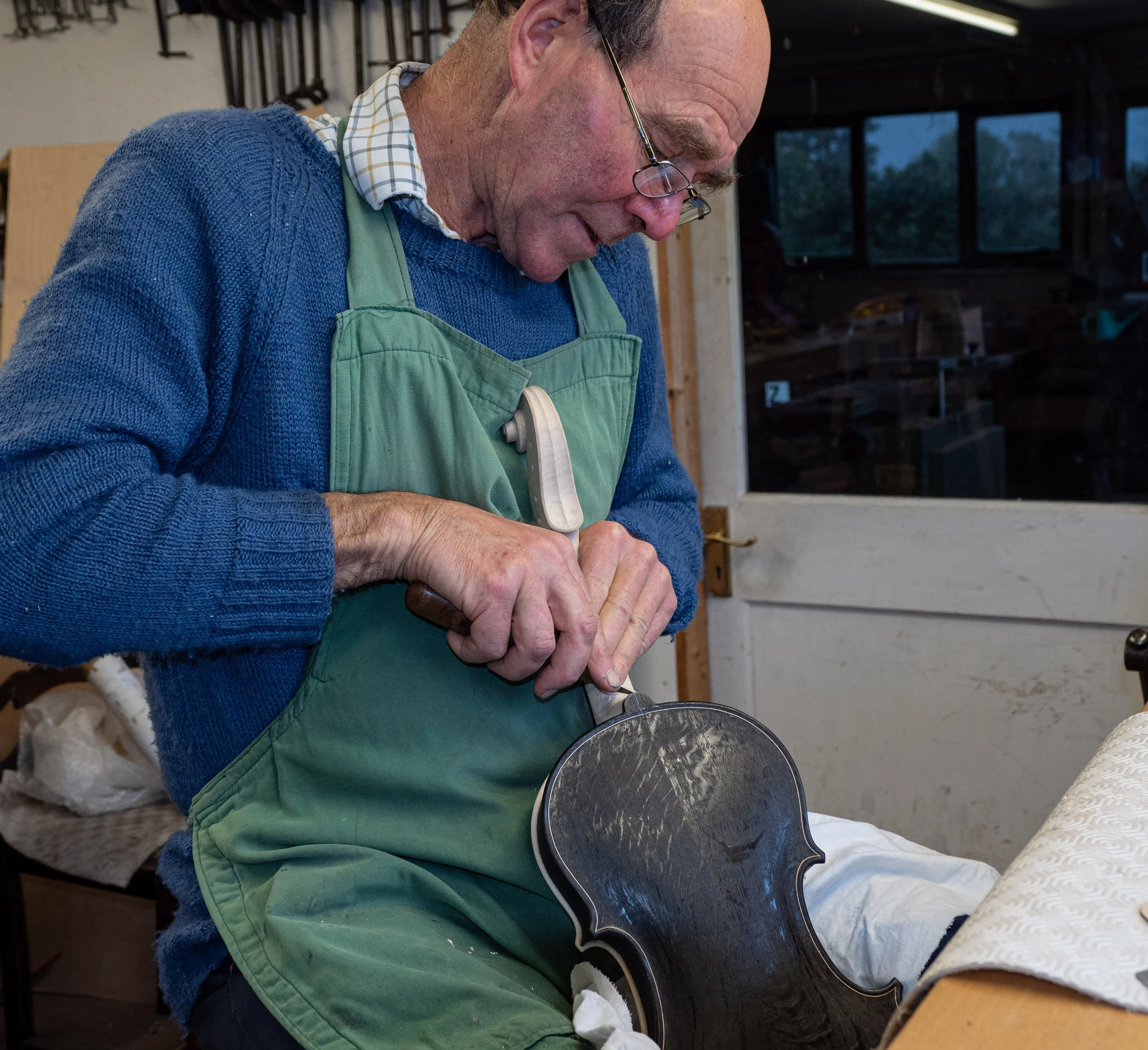 Shaping the neck-2.jpg