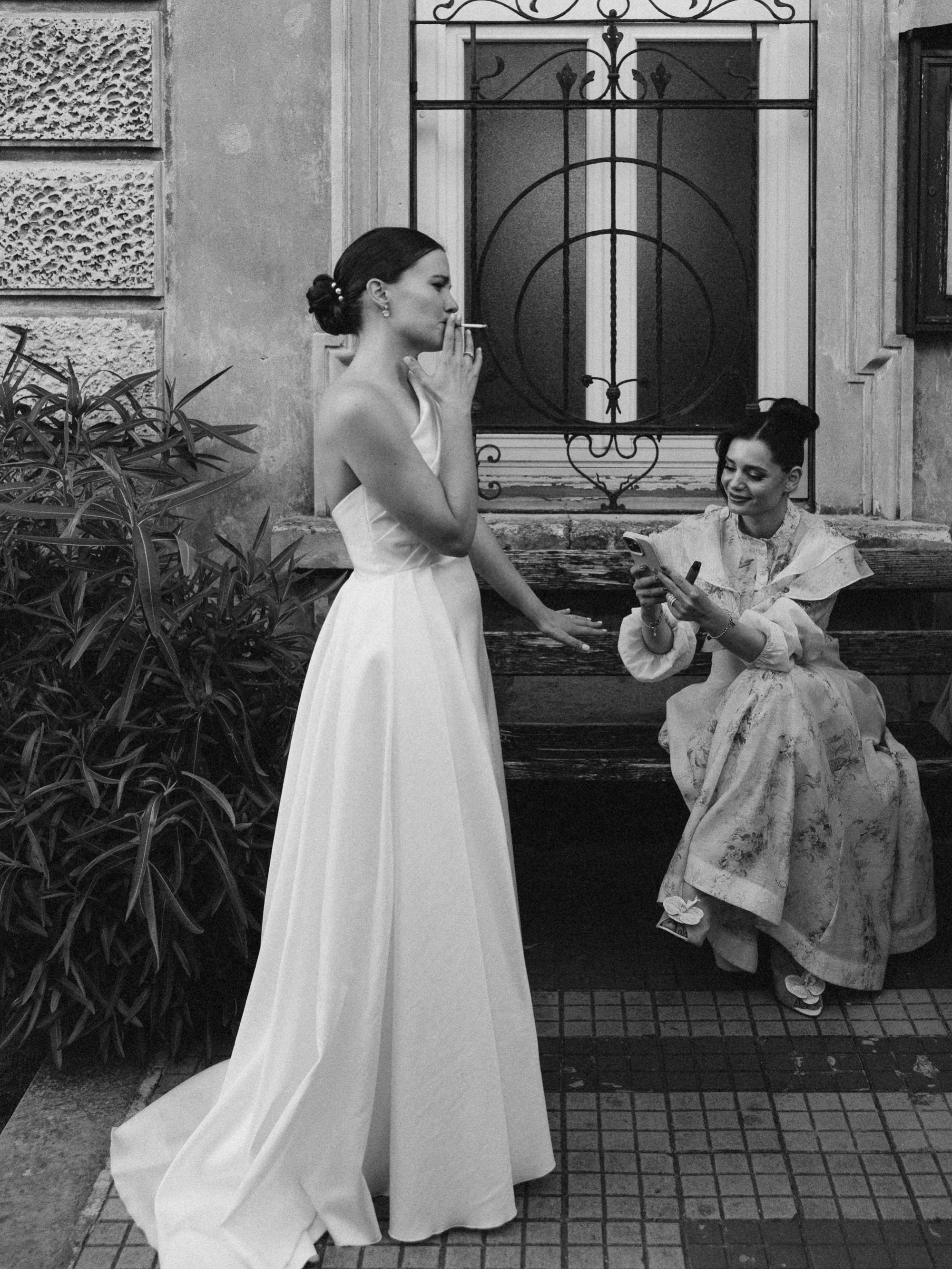 One beautifully intimate wedding V&amp;M 🤍

**We all want to have a few posed photos, at least the kind you&rsquo;ll put in a frame where everything looks perfect: the hair, makeup, dress, suit, and all the details. Honestly, those are the easiest p