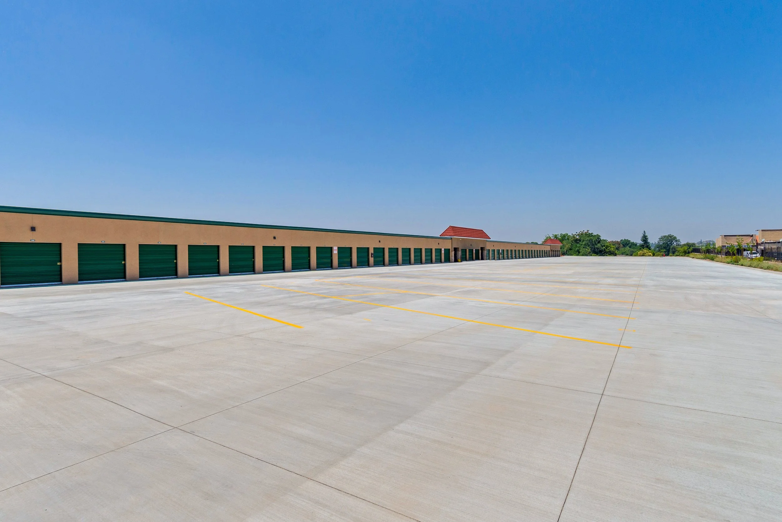 Yucaipa-drive-up-storage-units-exterior.jpg.jpg