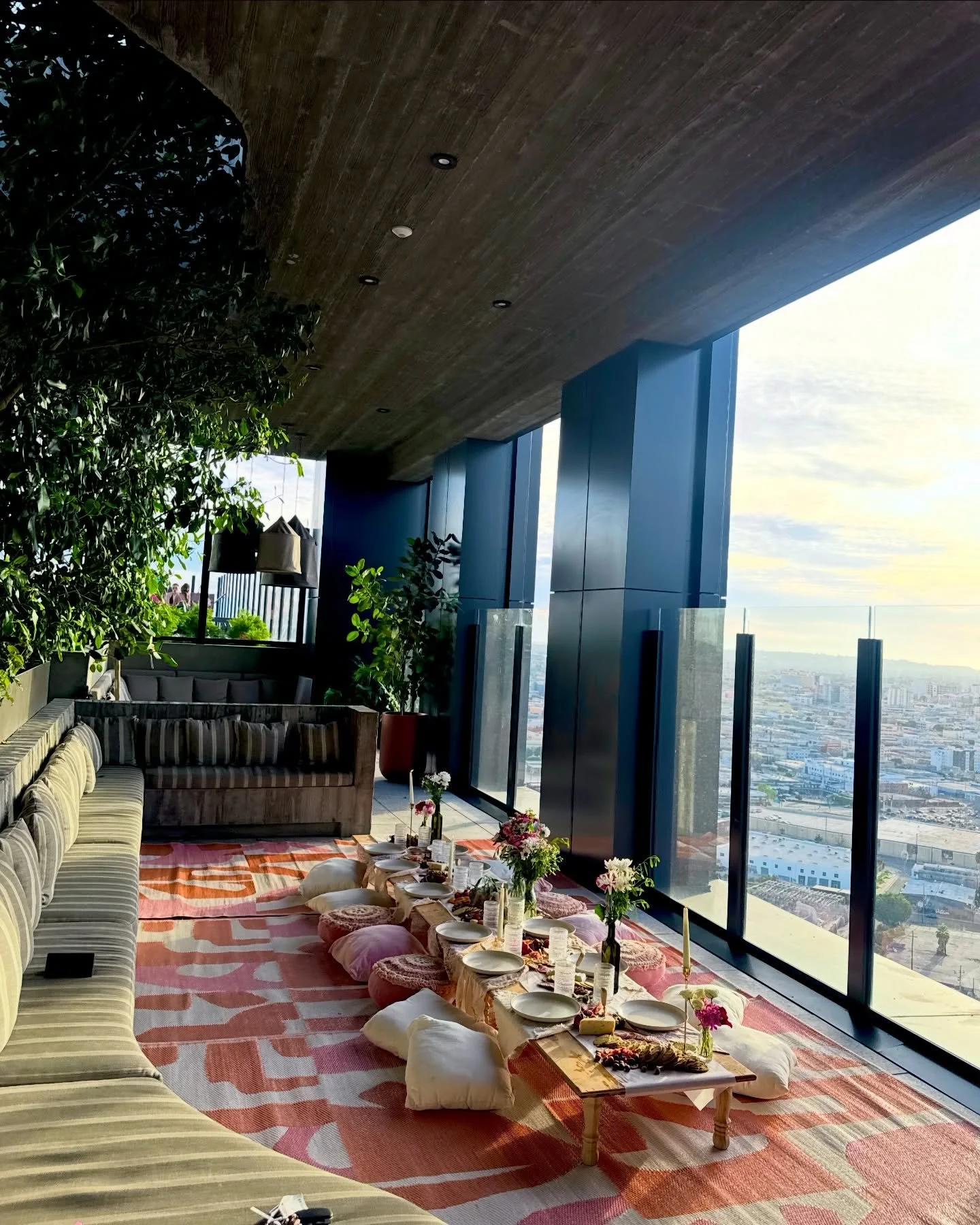 We had the pleasure of creating a going away party for our dear friend who is moving to Spain. 

A mix of art play, sound healing, and community around the table.

This is what we love. 
Creation itself 💕🎨✨🧚🤍 

If you&rsquo;d like to celebrate yo