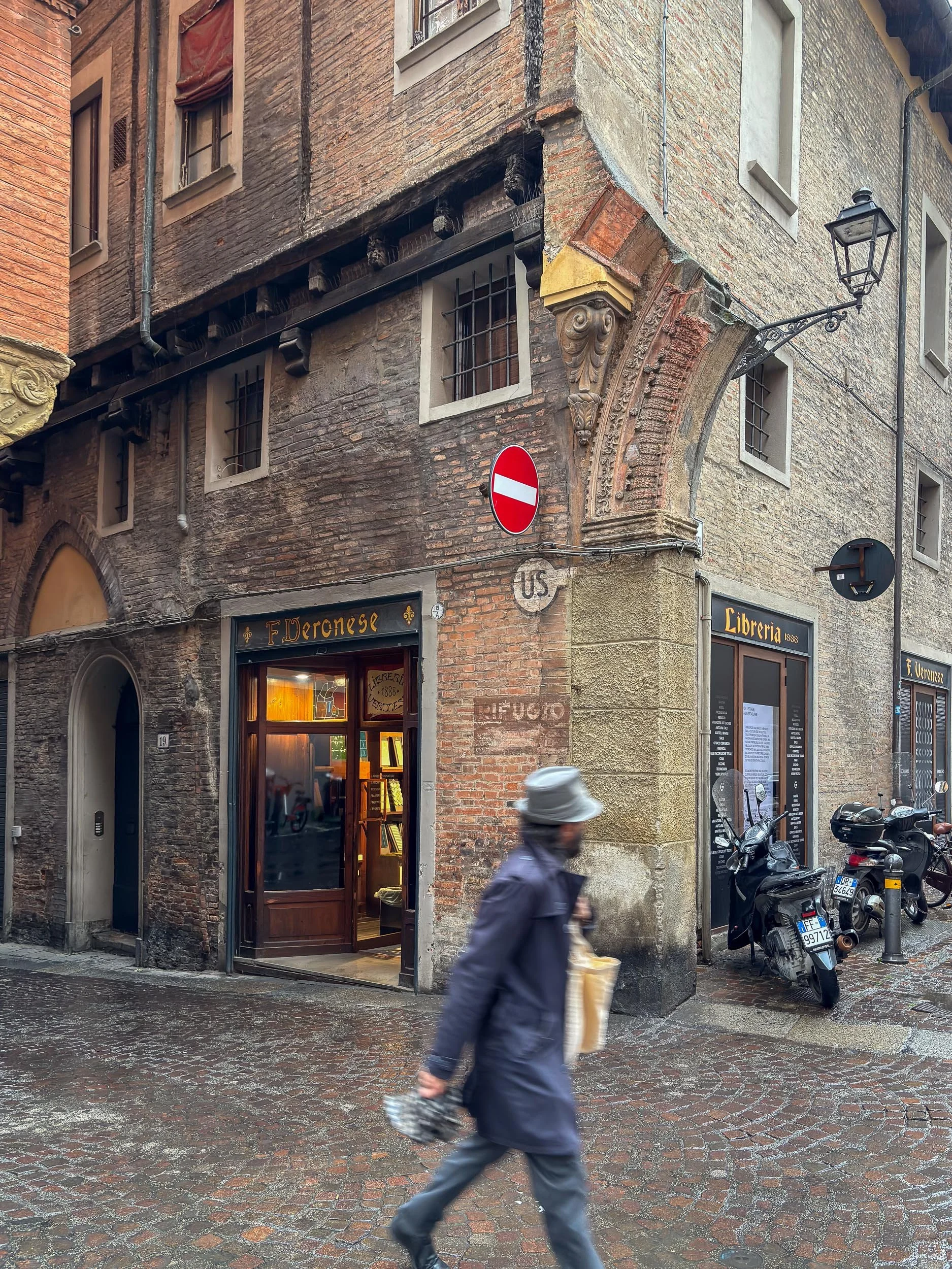 08-260515-066_Bologna(iPh)--SqSp.jpg