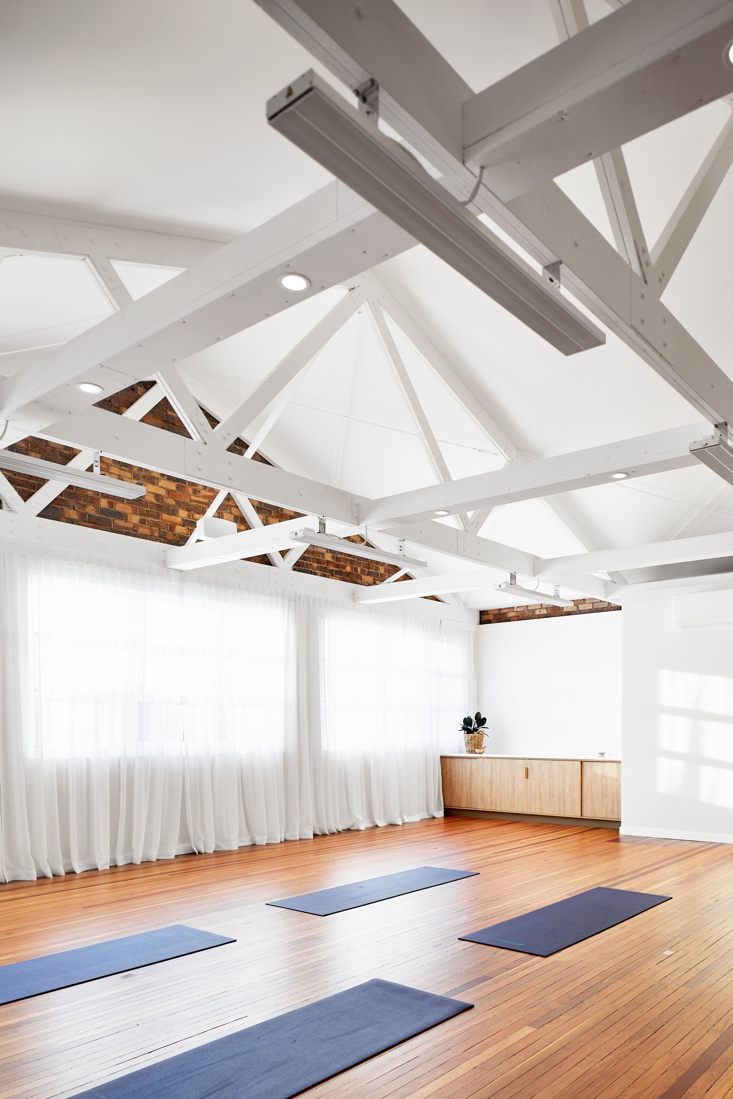  Antara Studios Yoga Studio 