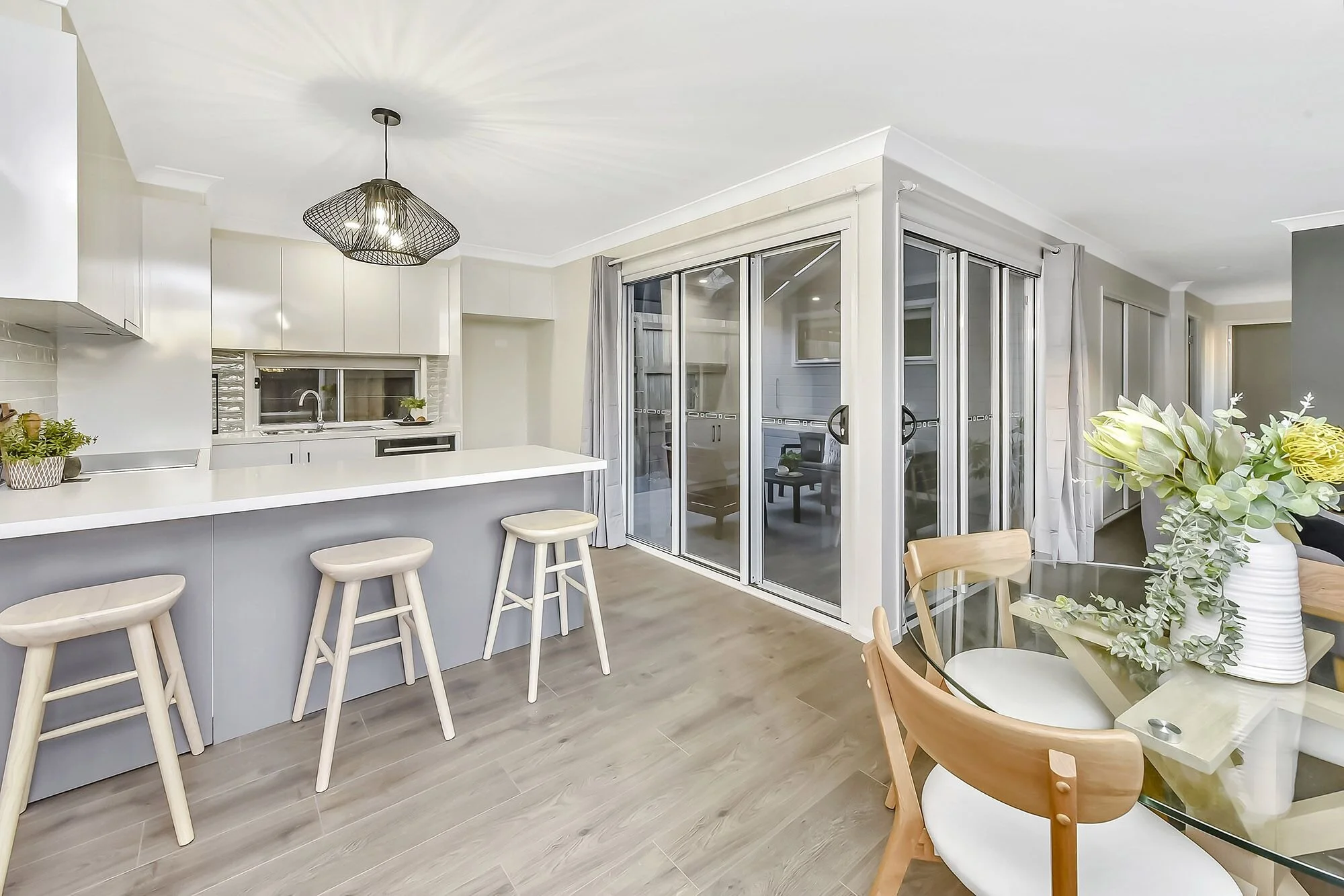 Ardenvale Cooper St unit 2 dining 2.jpeg