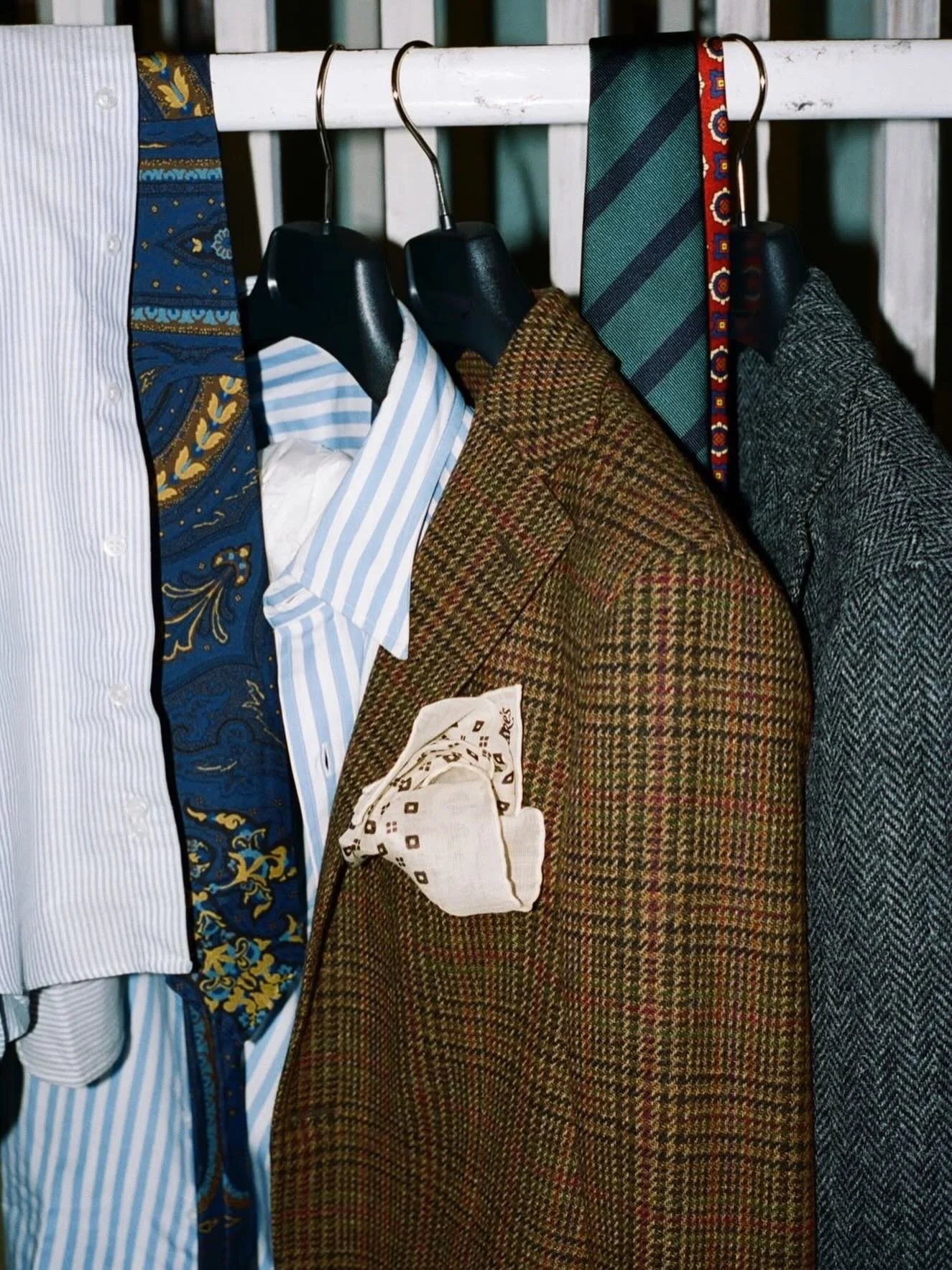 MENS KNITWEAR AND ACCESSORIES DESIGNER needed for one of LAs few true luxury brands. 4 days onsite/1 remote in Mid-City.  Email resume to jobs@theworkshop.la to be considered.