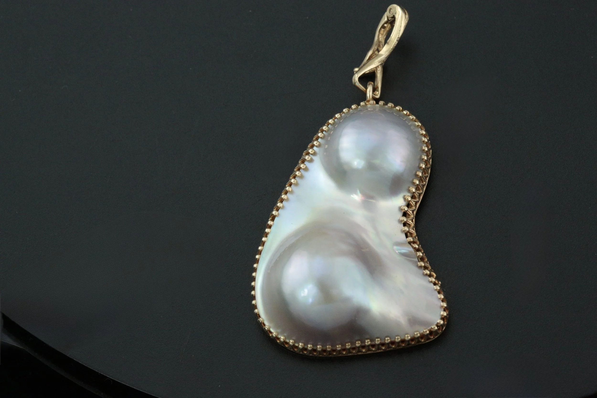 Exquisite 14k Gold Pearl Pendant