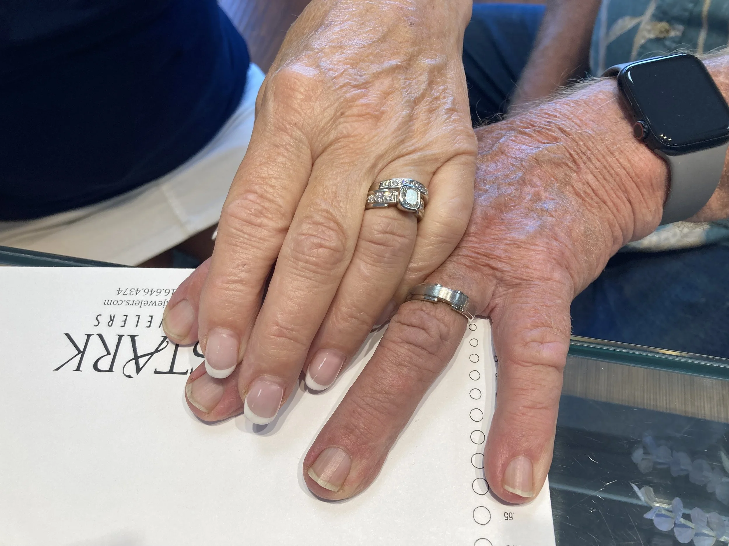 The Perfect Pair: Crafting a Coordinated "Match-Match" Bridal Aesthetic