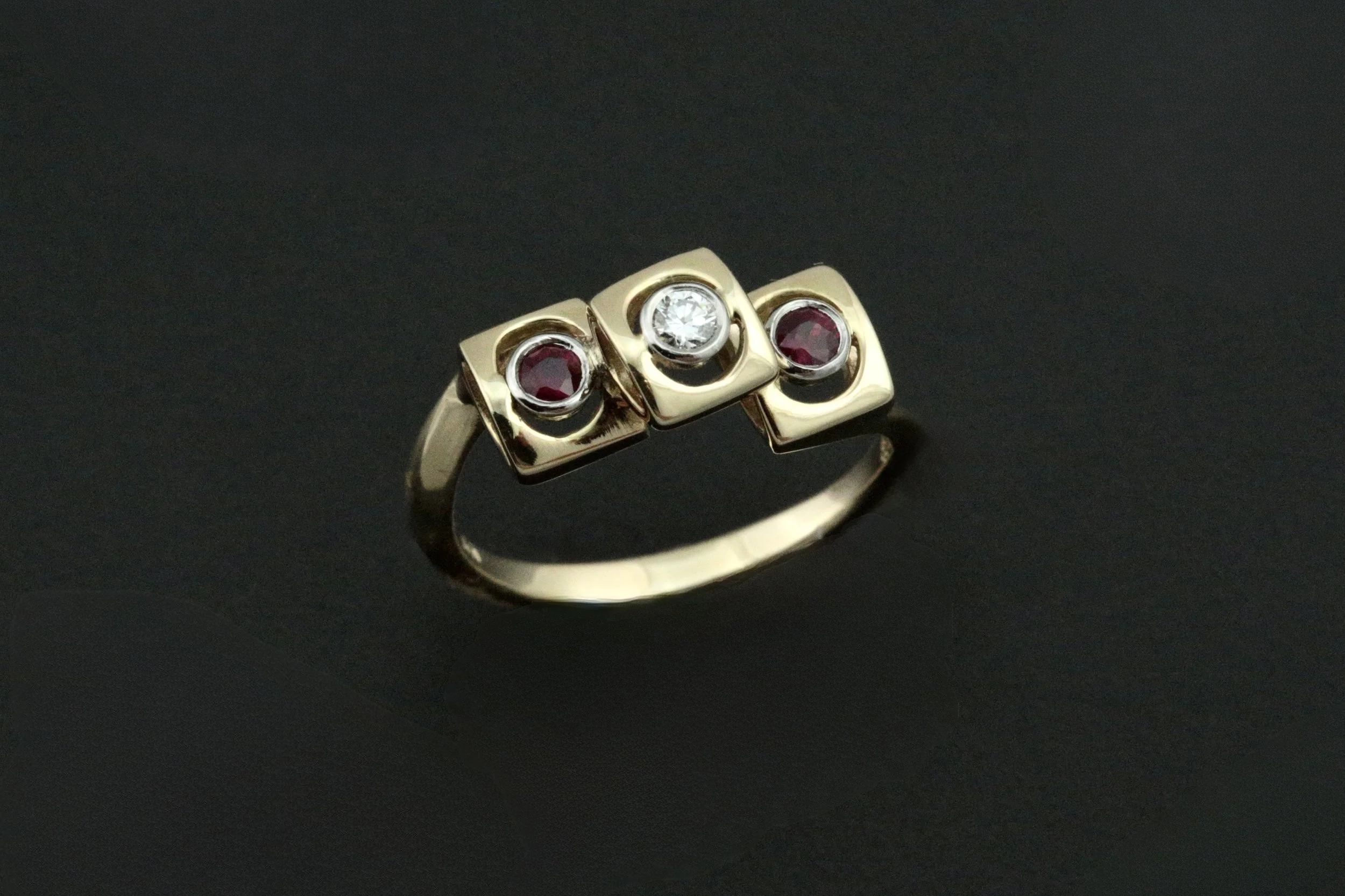 Cuscini Diamond Ring