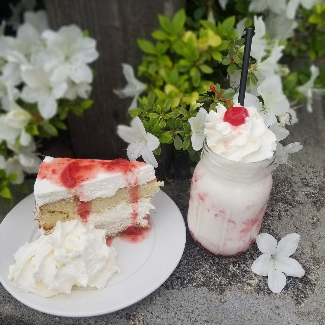 Strawberries are amoung the best part of June!

Our monthly features are:
Strawberry shortcake cheesecake
Layered strawberry lemon milkshake
Strawberry lemonade

Come by today to try them all!🍓
#yyjvacation #strawberries #monthlyfeature #mychosencaf
