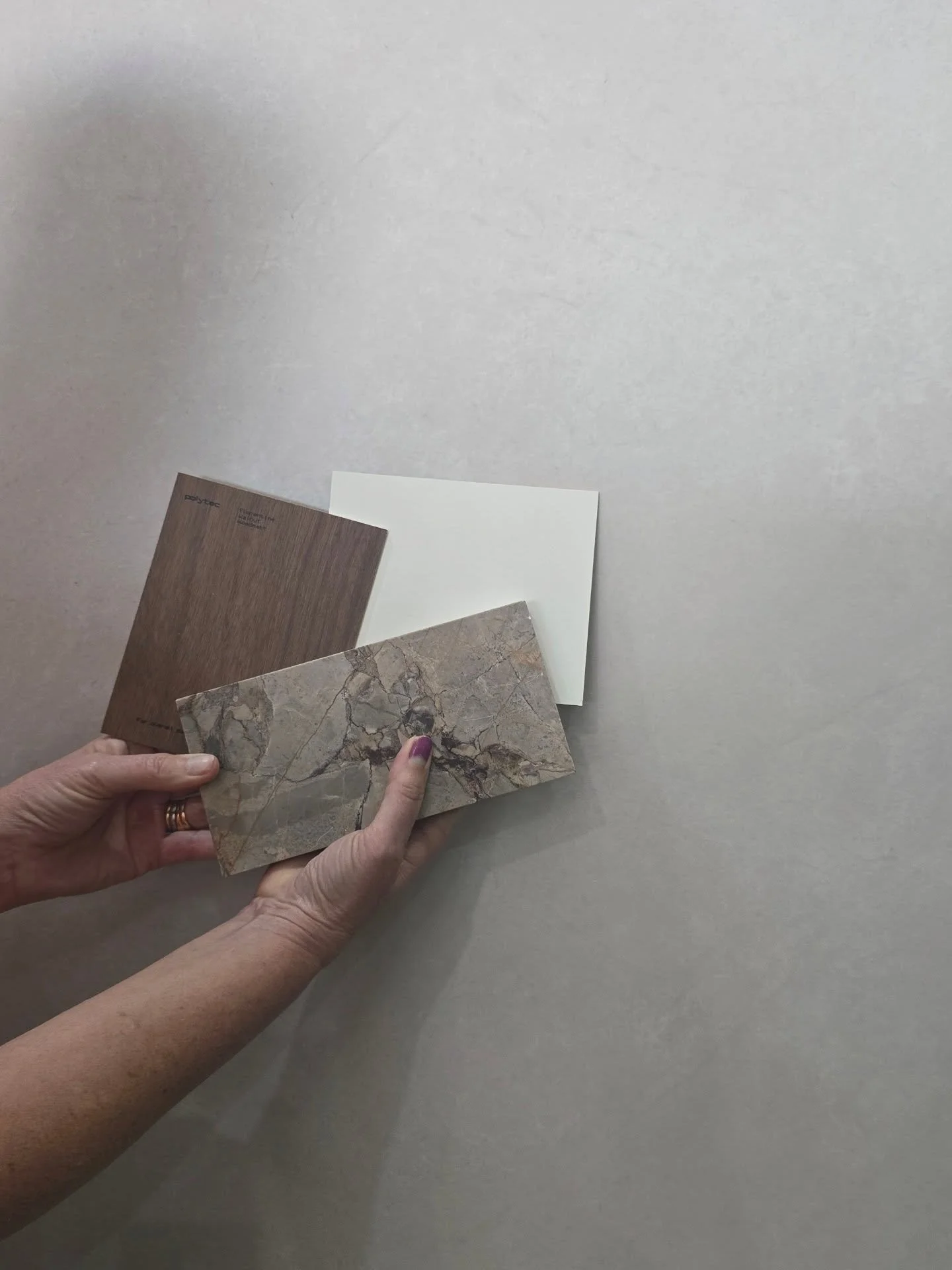 One of my favourite parts of the job is working with suppliers. Last week I visited Archant with a client to select the porcelain for her kitchen and scullery. Looking at our slab choice up close and seeing how everything worked together sealed the d