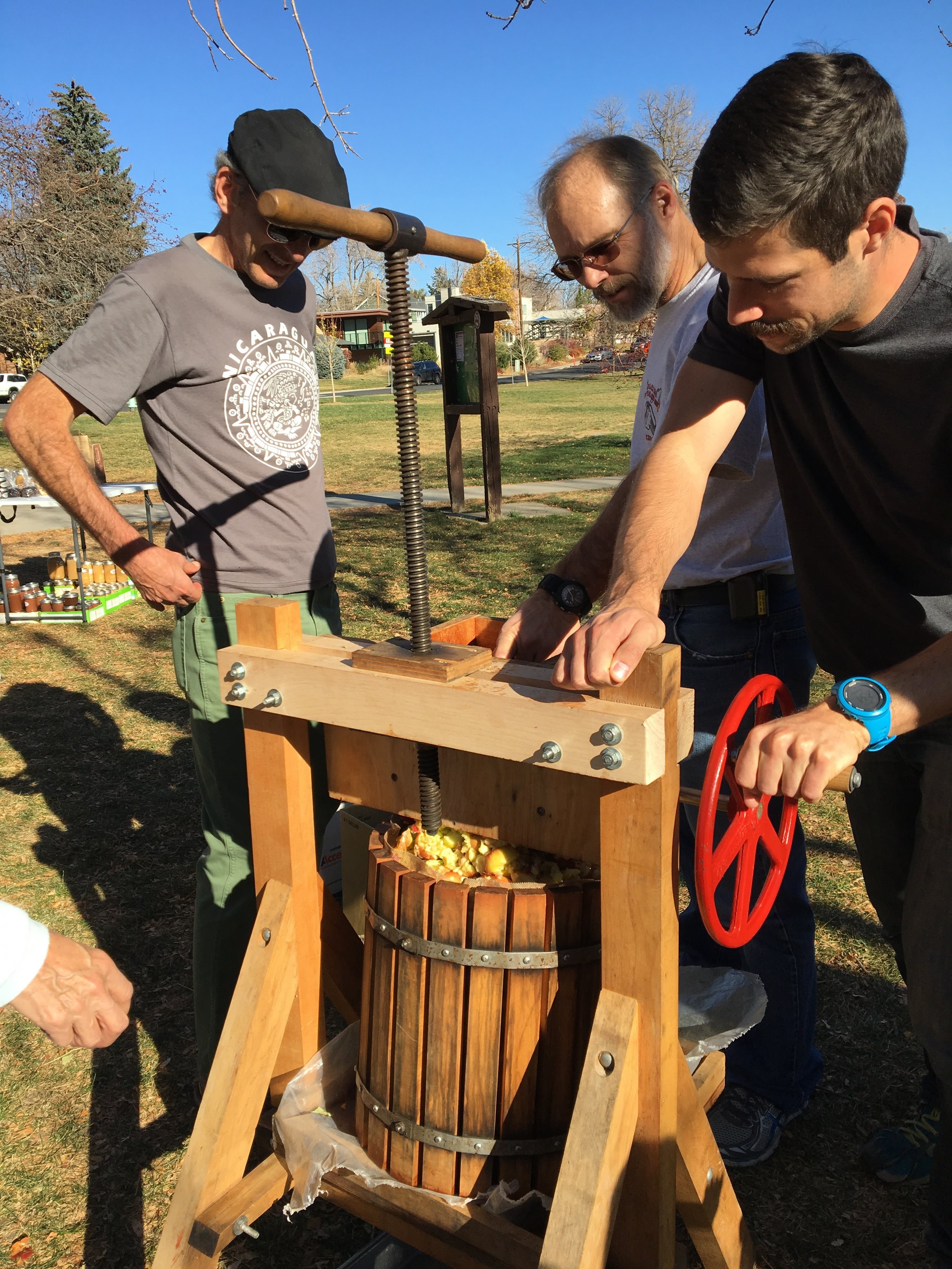 applepress.jpg