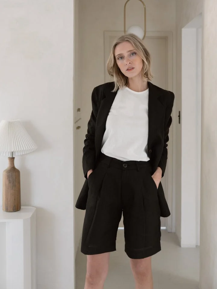 laude tailored short black.jpeg