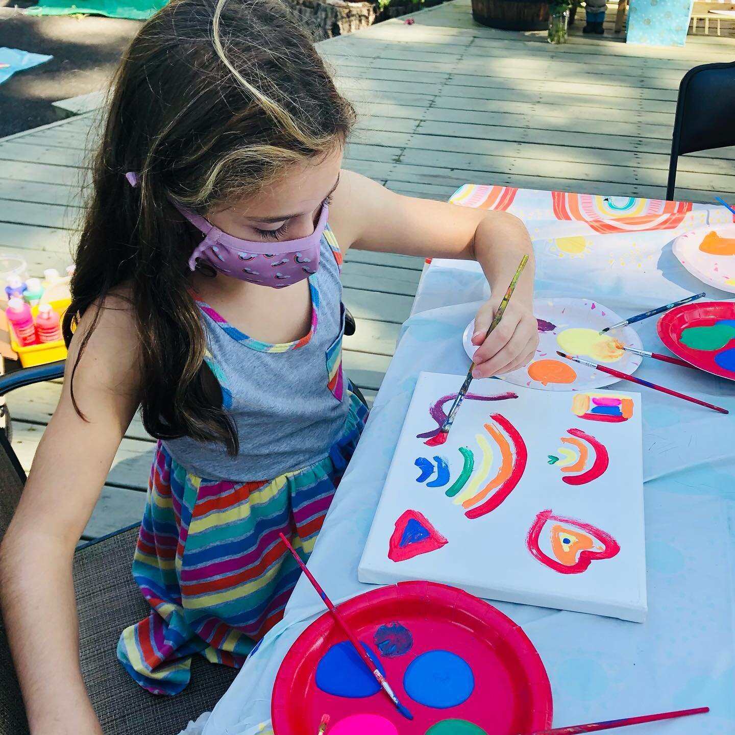 Rainbow art parties are one of our most popular party themes. It&rsquo;s also a great choice if you are having both boys and girls attending. Rainbows always put us in a good mood, how about you? 🌈