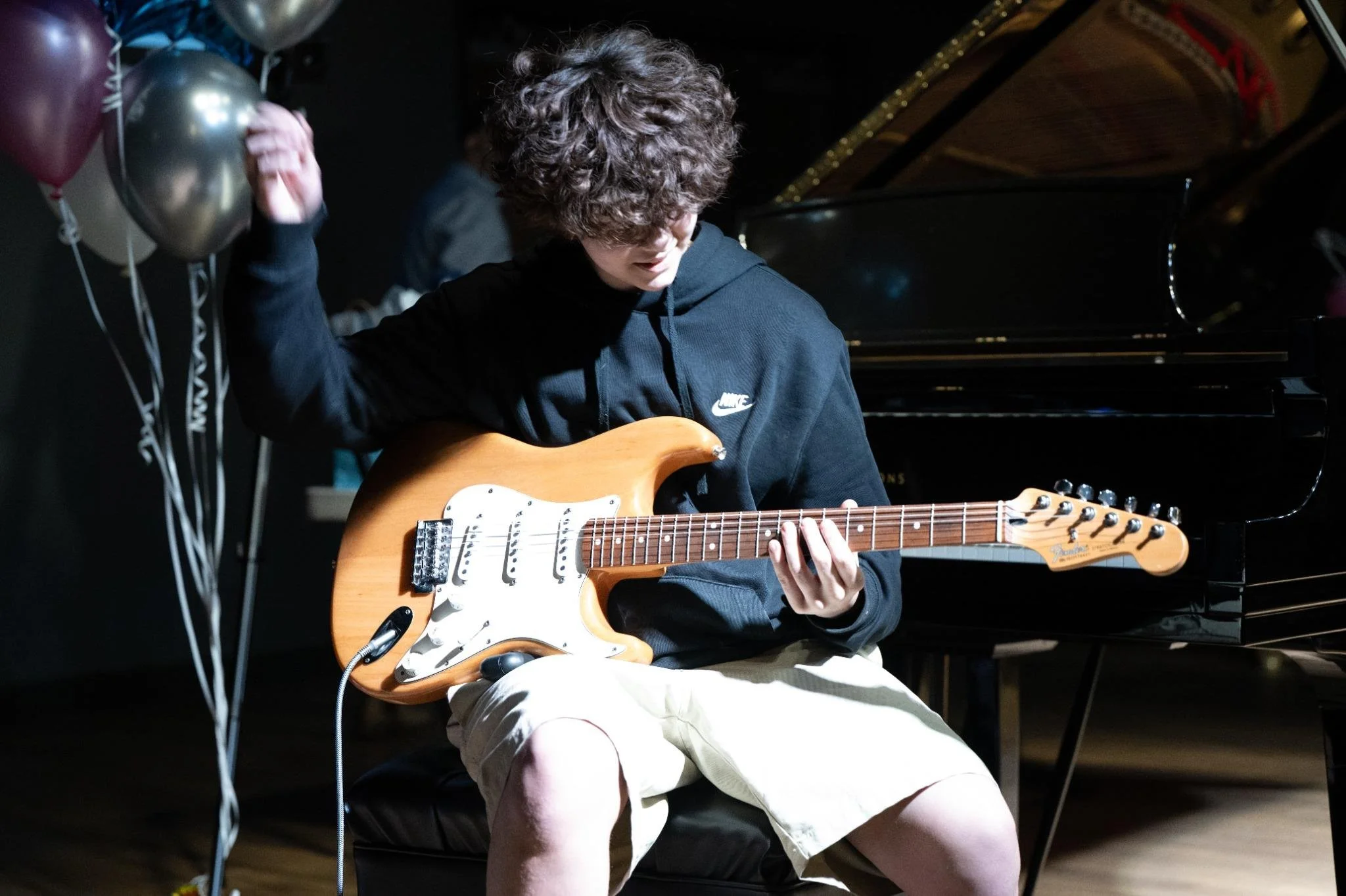 creative-guitar-lesson-across-twin-cities