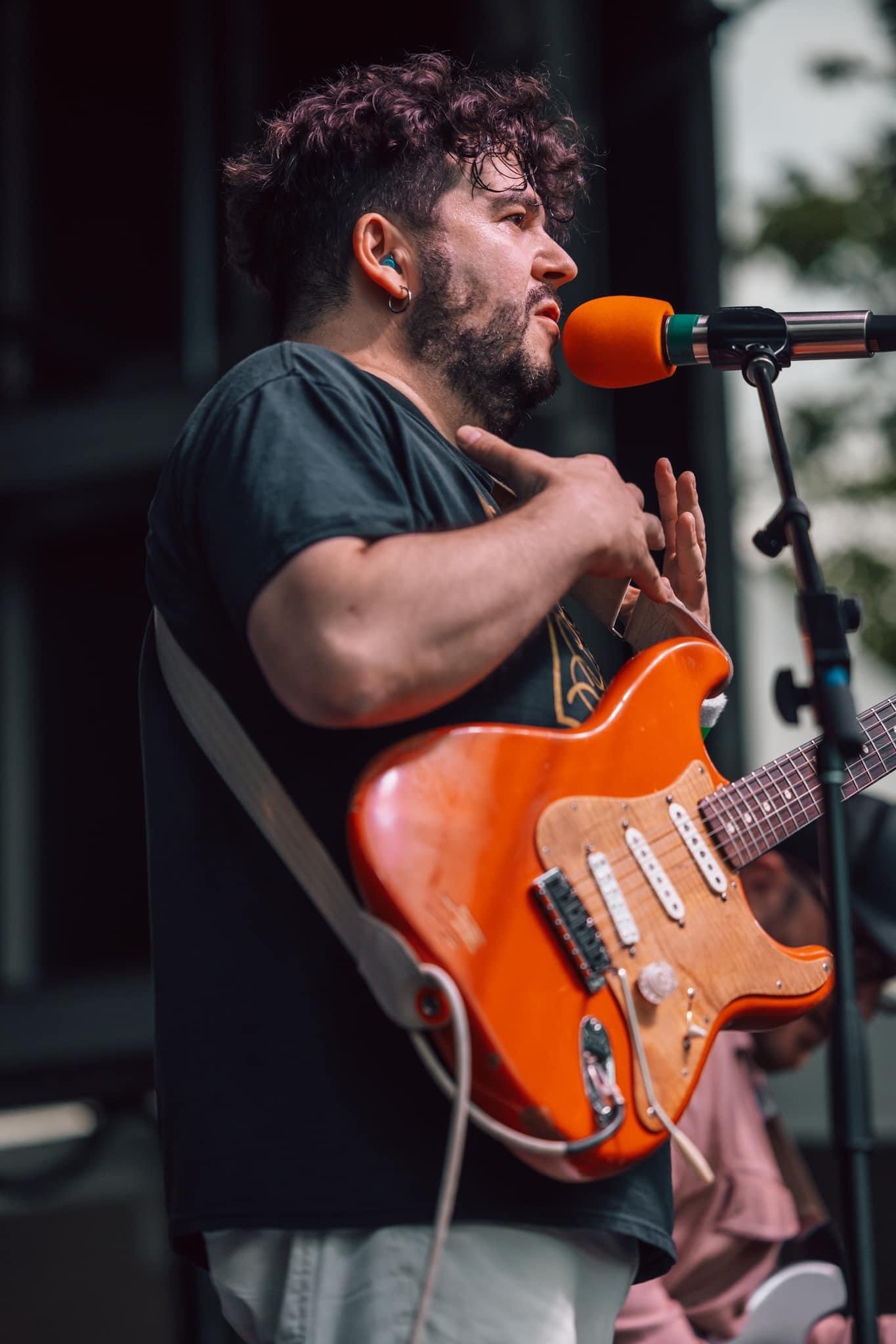 mike-guitar-teacher-zoom-twin-cities
