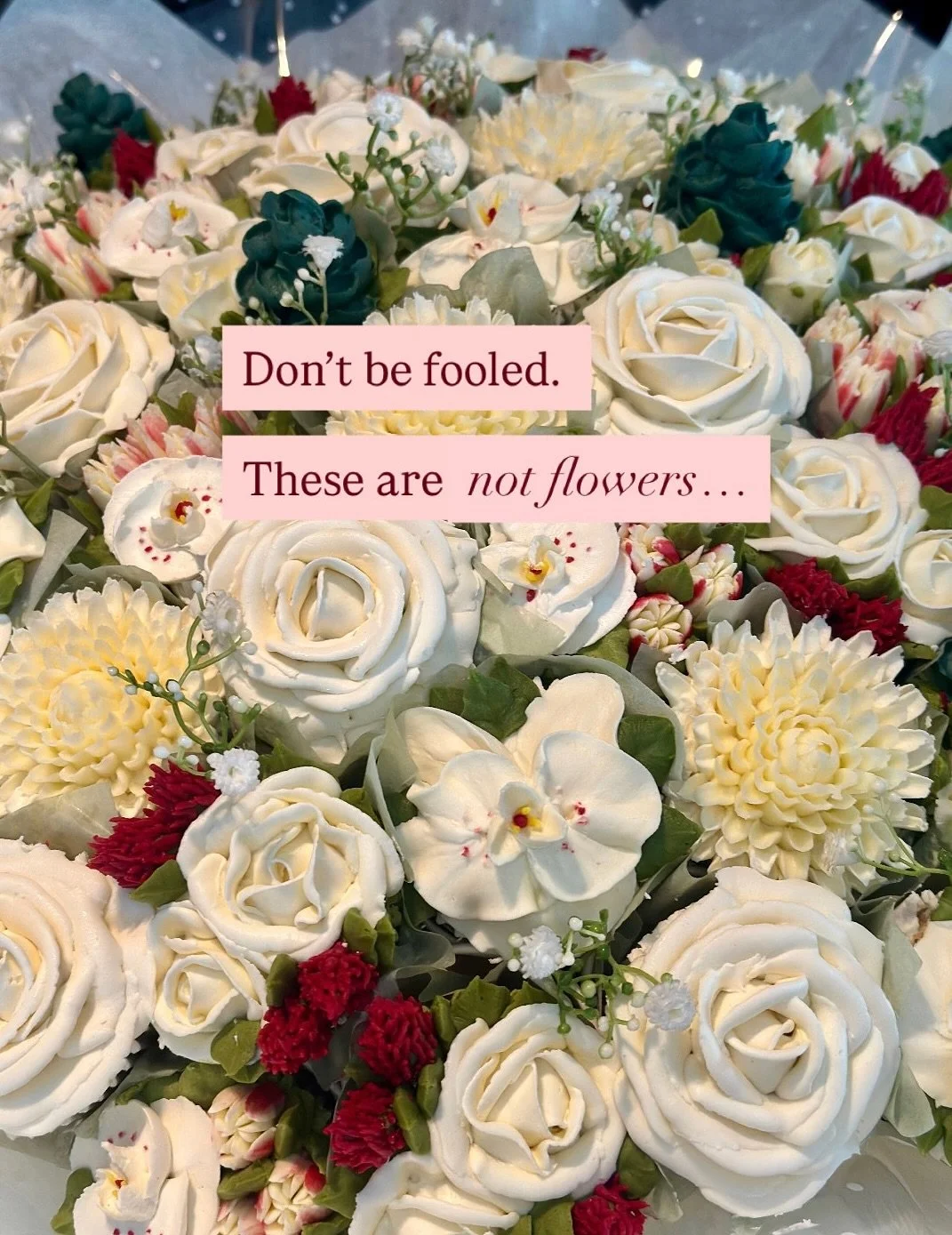 There are no words that can describe these cakes!! Yes, cakes!🧁 And look at the orchid ones (which were made to match my orchid bouquet) 🤍 These were from the super talented @fancypantscakesandbakes who we chose to make these exceptional cakes for 