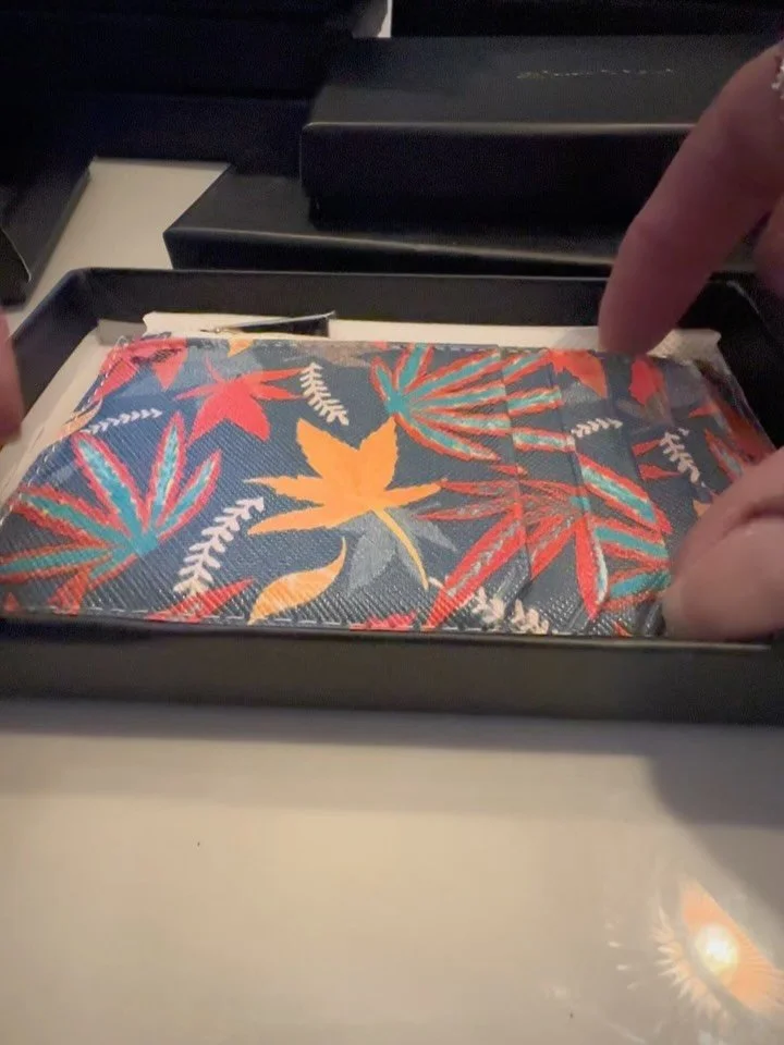 Just a little thank you from me &hearts;️ I&rsquo;m so grateful for all the love you&rsquo;ve shown my card holders &mdash; every order, message and review honestly means the world.

It&rsquo;s been a bit crazy (in the best way!). Crane &amp; Blossom