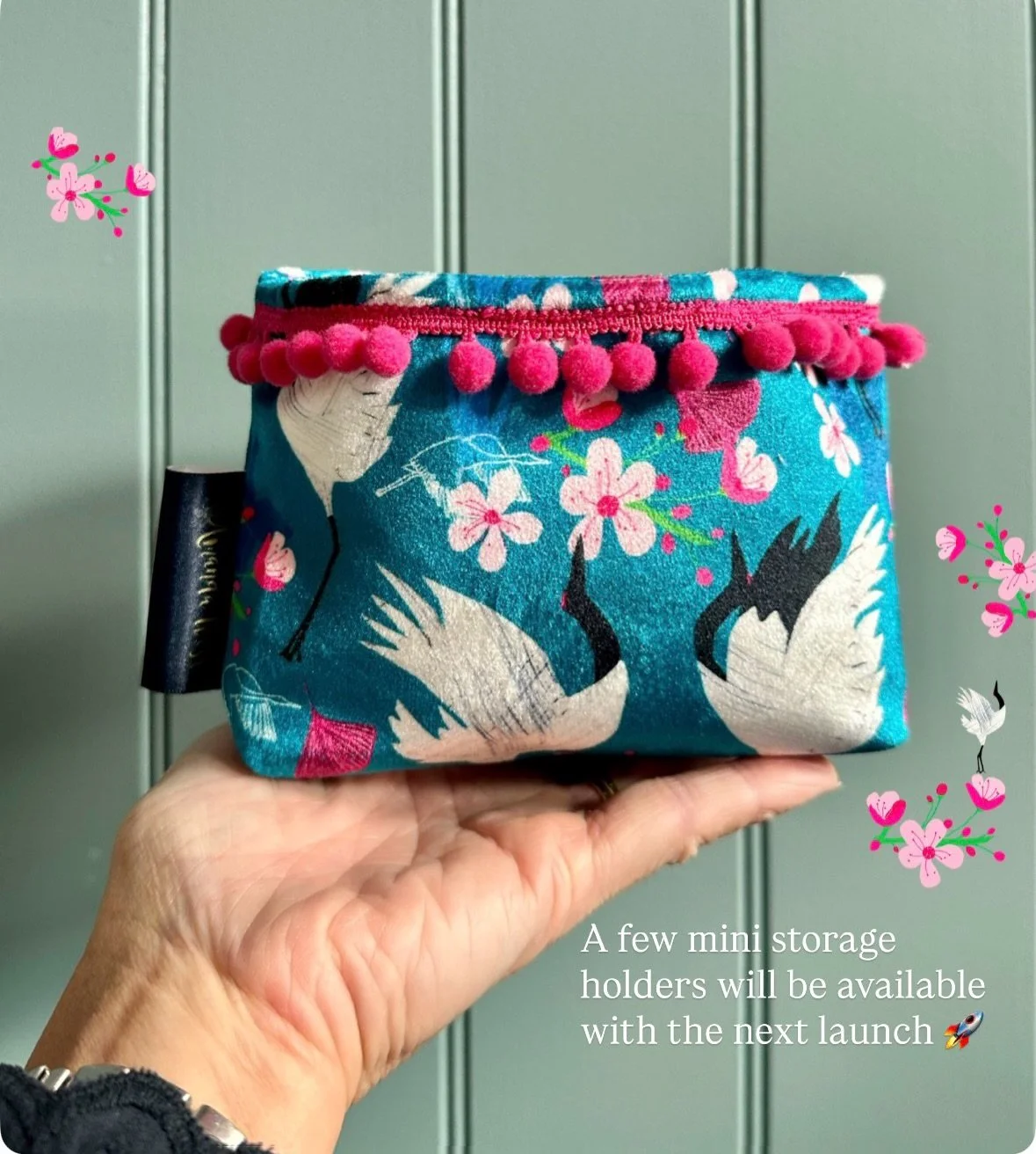 Little things 💮 I will be releasing the second batch of storage holders this Sunday, along with new little mini ones too (which are super cute, and super handy as a dressing table or bathroom tidy).

Little bits of life lately&hellip;. 💮

_________