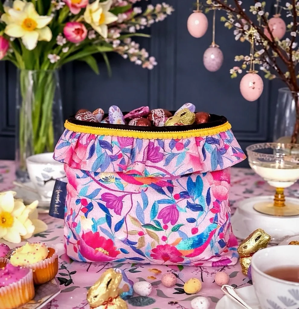 All the L&Otilde;VẼ for the friiiilllls ~~~ And of course, it was the perfect excuse to fill it with Easter treats. (It isn&rsquo;t actually full - just the top third 😂) 

Placed my fabric as a temporary table table cloth too.

Paired with cupcakes,