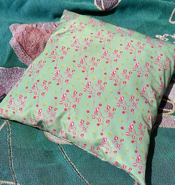Amanda+West+waterproof+Outdoor+garden+cushions+Whimsy+Bergonia.jpg