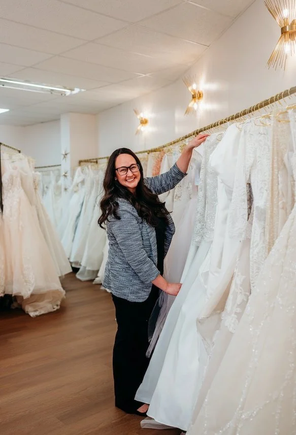 About Us  Hand-Me-Gowns Bridal