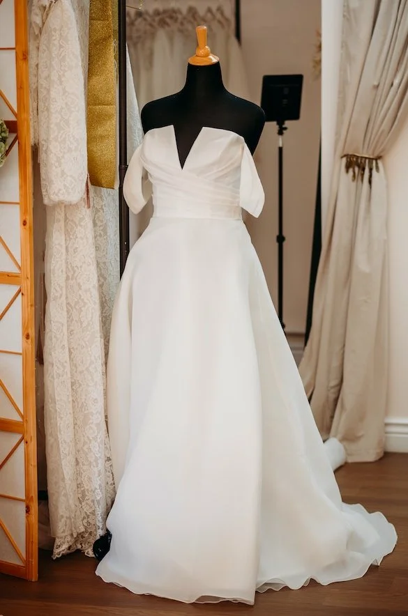 Hand-Me-Gowns Bridal  Serving New Jersey & Philadelphia