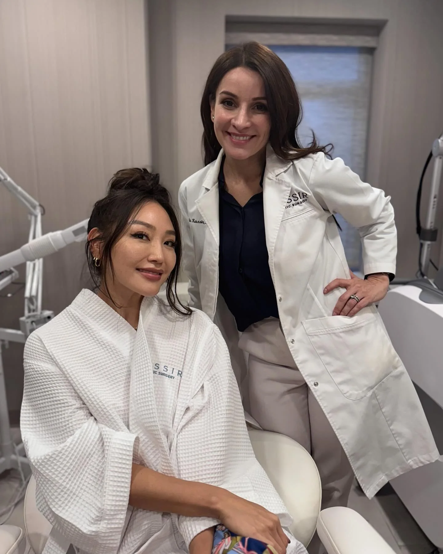 Just a couple of glow-getters in NYC! We love having @michellewpark in the @insidebeautyspa office with @drsheilakassir for treatments ✨ 
#nycmoms #facials #laser #facialtoning #facialbalancing #facialcontouring