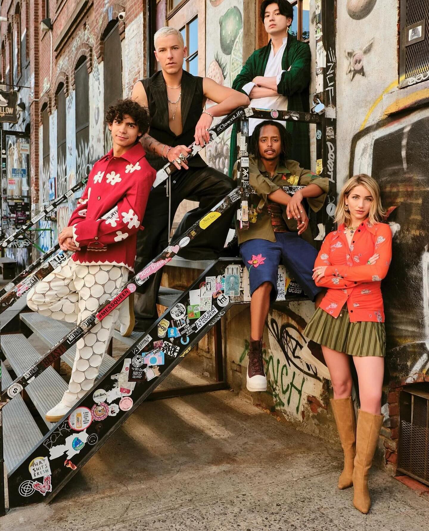 @alexanderjulian incredible styling work for the cast of  @netflix&rsquo;s live-action anime series, One Piece 
👏👏👏
&bull;
&bull;
&bull;
#alexanderjulian #maxxtalent #themaxxagency #styling #netflix #onepiece #anime