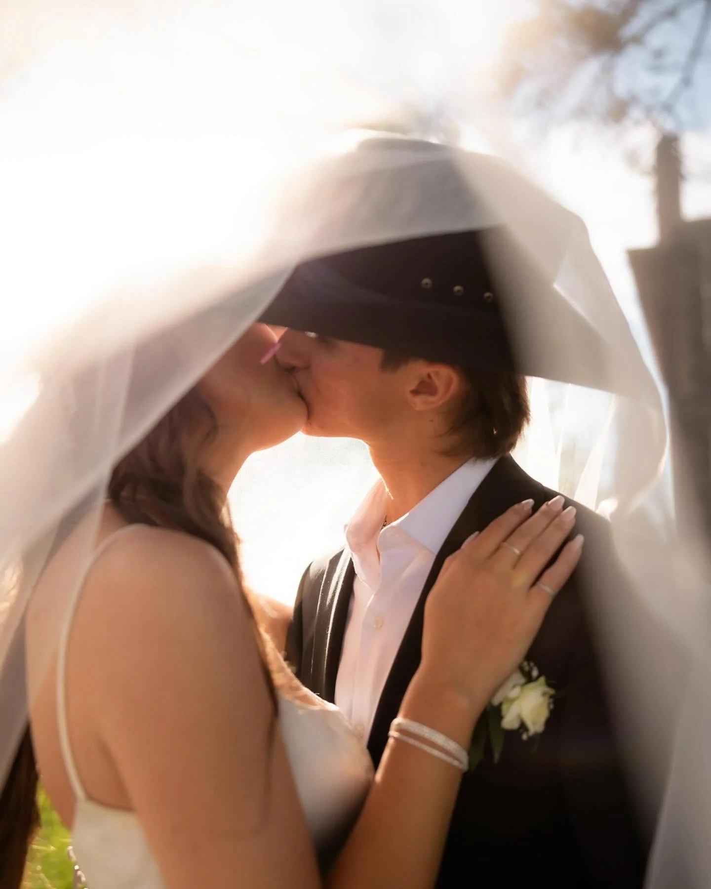 Out of the ordinary ✨ that&rsquo;s exactly what these two were 💍💒

Paige &amp; Gage had such a beautiful wedding day, from the venue, to the dress, to the smallest of details- but the most beautiful thing about it (and most out of the ordinary) was
