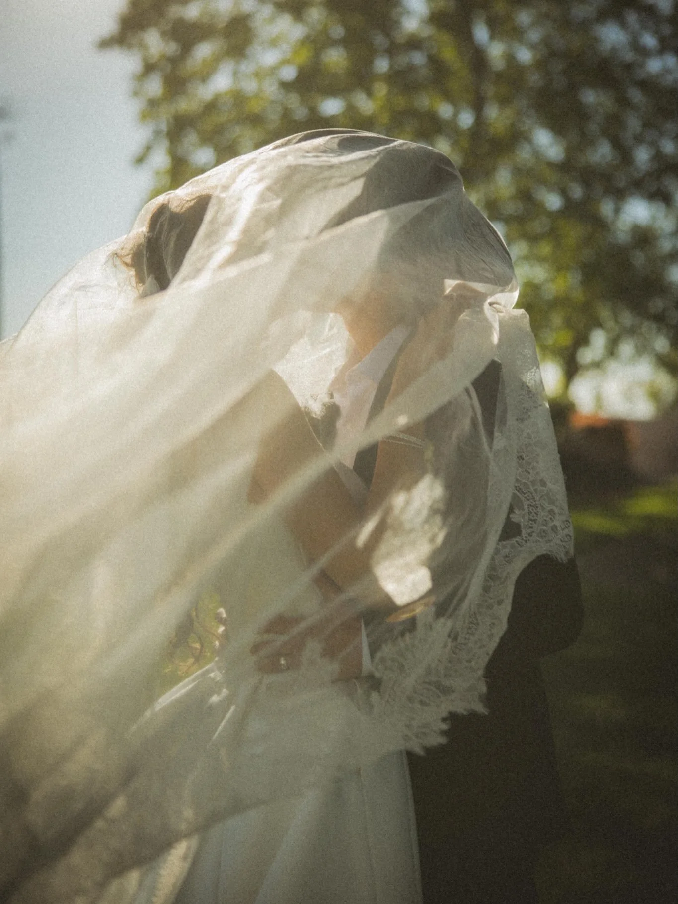 Wedding on film 🎞️ 

There&rsquo;s something so nostalgic and beautiful about film photography, especially on your wedding day 🩷 it&rsquo;s photographs that feels like memories.

Film is especially special for me, coming from a family who has been 