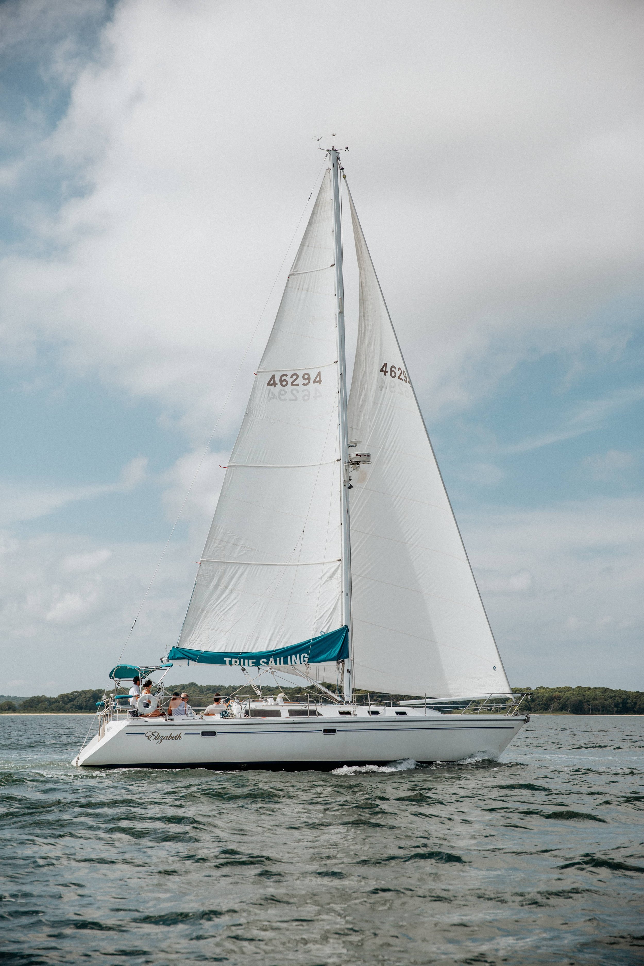 Want to go sailing in The Hamptons. Join us on a sailboat Charter with True Sailing