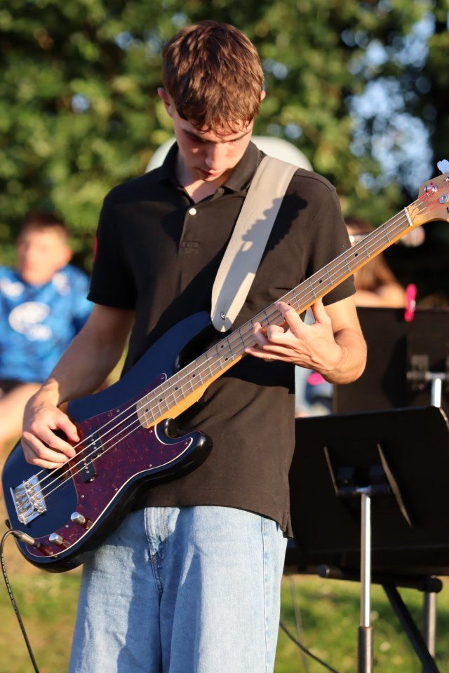 uff fest guitar.jpg