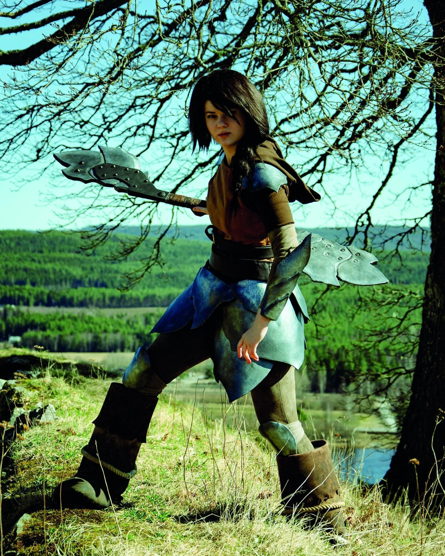 #TBT til fjor&aring;rets hovedprosjekt med Cosplay &amp; Foto 🐉✨
N&aring; stipendiat Amalie F&aelig;r&oslash;vik (@amalthea.cos) som Hedda fra How to Train Your Dragon: Race to the Edge 💜
📸 Foto: Ai Sandsaunet (@clementinegodai)

#Cosplay #HowToTr