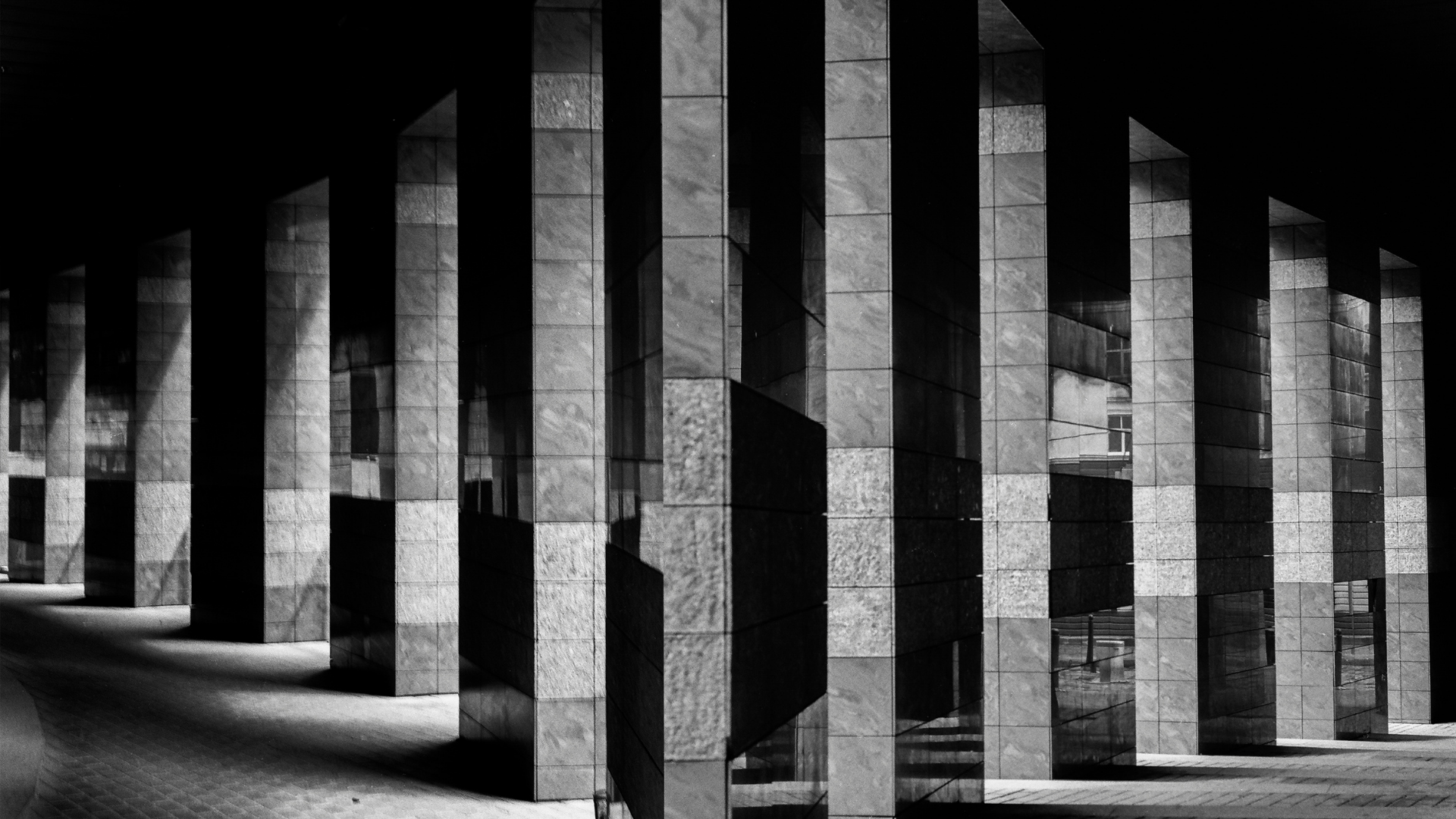 THE STRUCTURAL PRINCIPLES OF BRAND LANGUAGE ARCHITECTURE