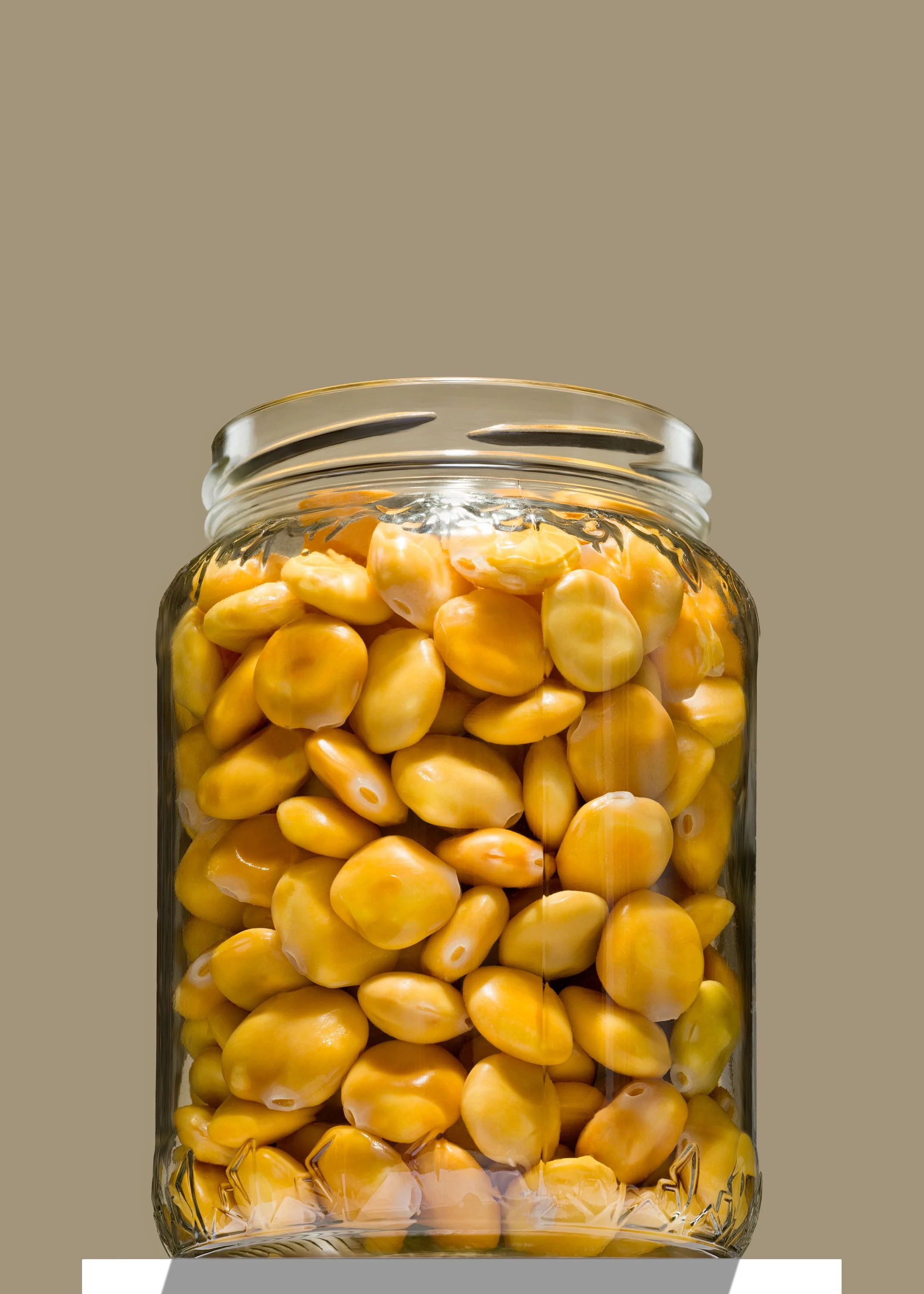 vaso-vetro-lupini-legumi-vegetale-glass-giallo-fotografo-food-.jpg