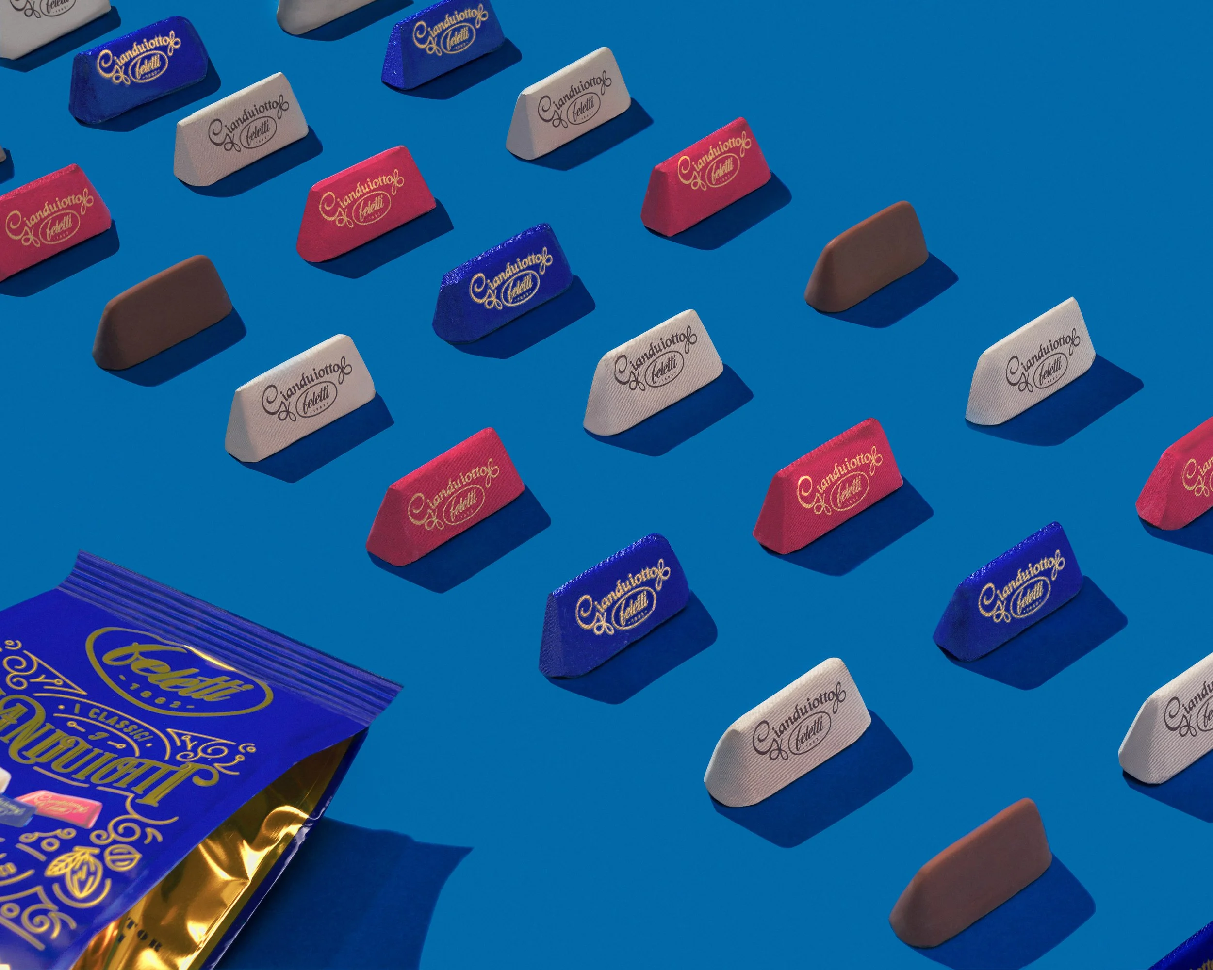feletti-pattern-nocciola-cioccolato-cacao-gianduiotti-fotografo-food-photographer.jpg