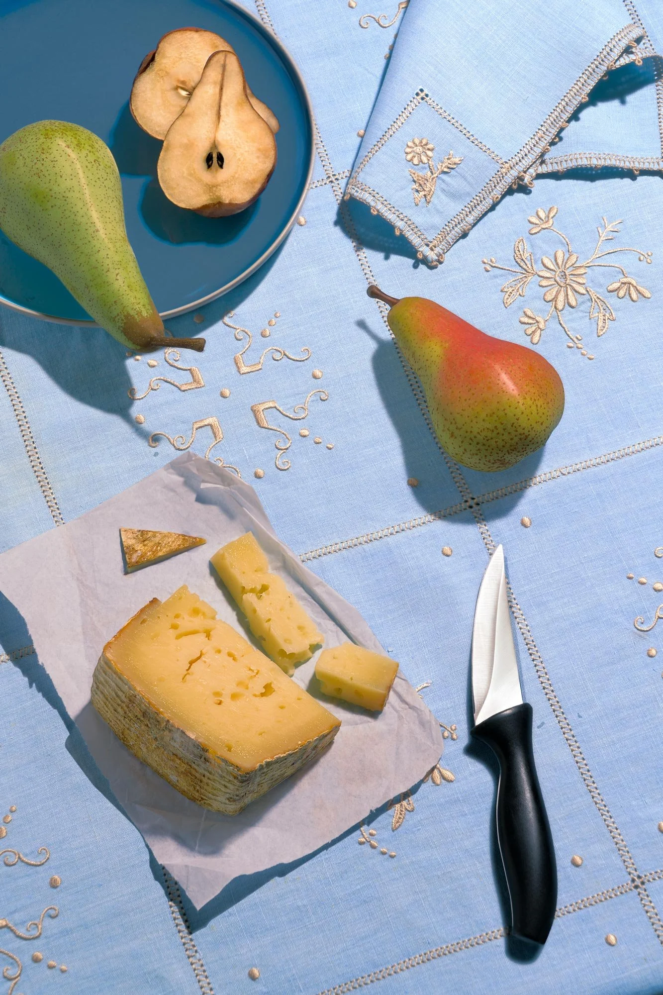 cacio-e-pere-formaggio-proverbio-pecorino-still-life-fotografo-food-milano-food-photographer.jpg