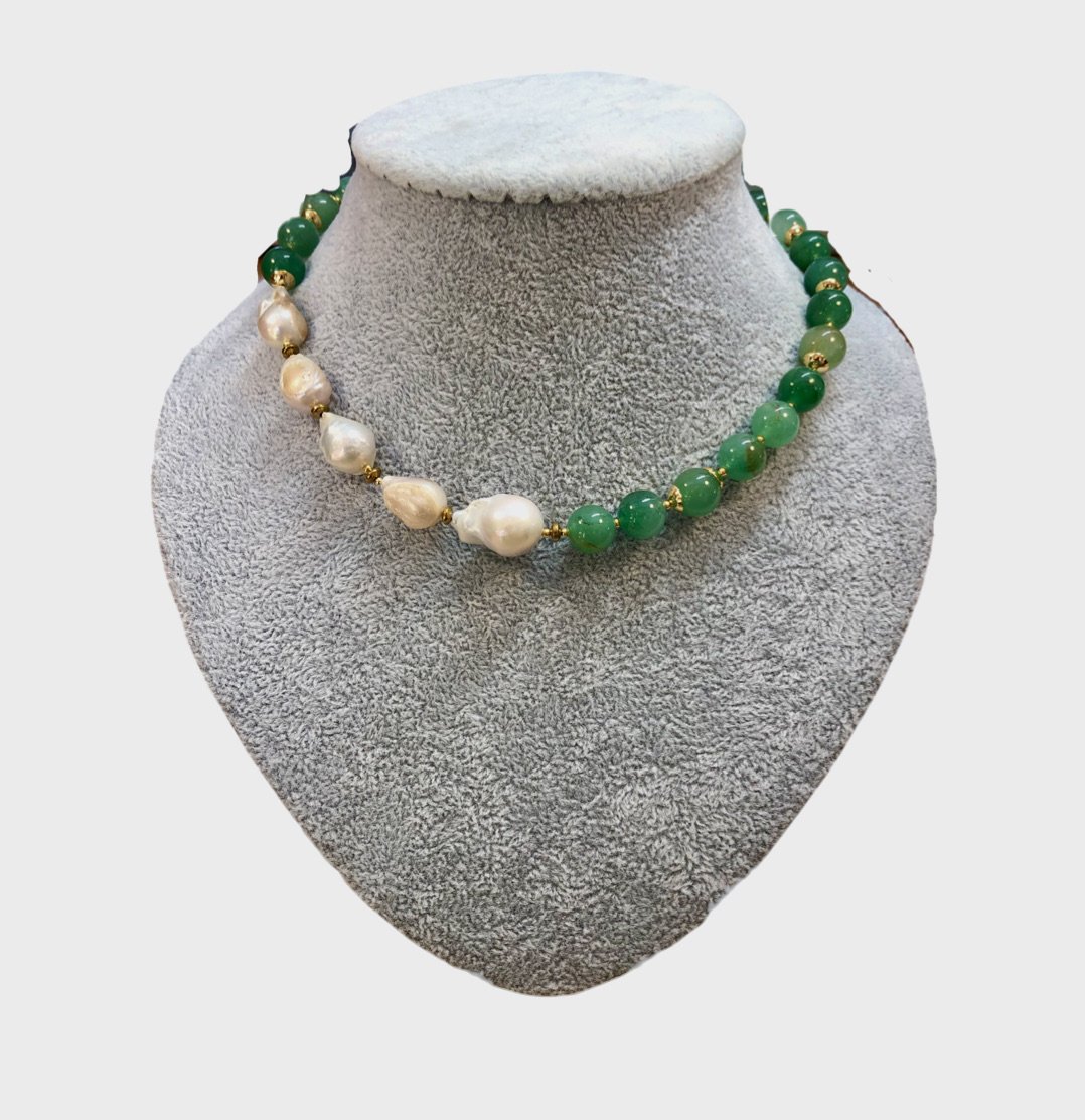 Margot Pearl and Aventurine Asymetric Collier. 3.jpeg