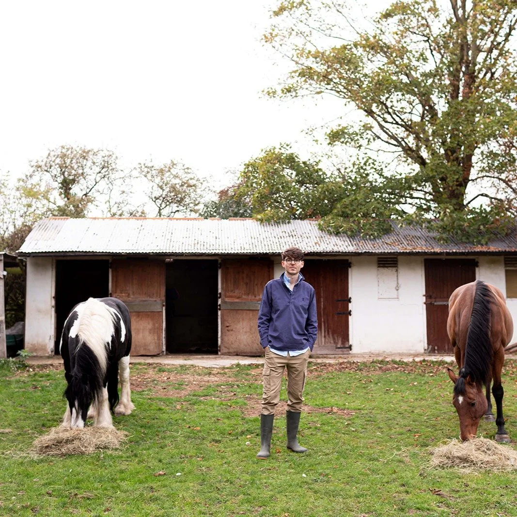 Just casually standing in a field, bookshelved by two horses eating their hay 🐎 

Photo 📷 @emmadbphotography 

#faith #rugbyshirt #soundstoheaven #worship #music #fashion #somethingmeaningfull #faithfilledfashion #faithandfashion #godlyconfidence #