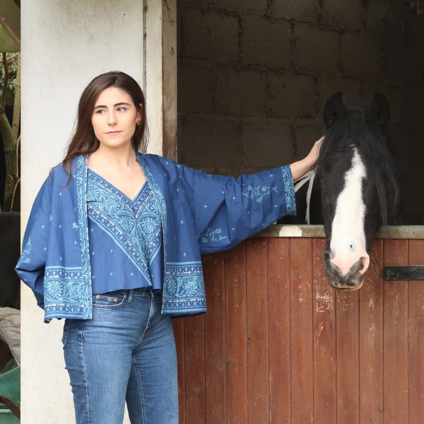 It's Friday!!!

Vision in blue, featuring our War Horse sun top and kimono. &amp; 🐎 Dice showing his head 😊

#soundstoheaven #remembering #whatgodhasdone #lightoftheworld #worship #music #fashion #somethingmeaningfull #howitstarted #faithfilledfash