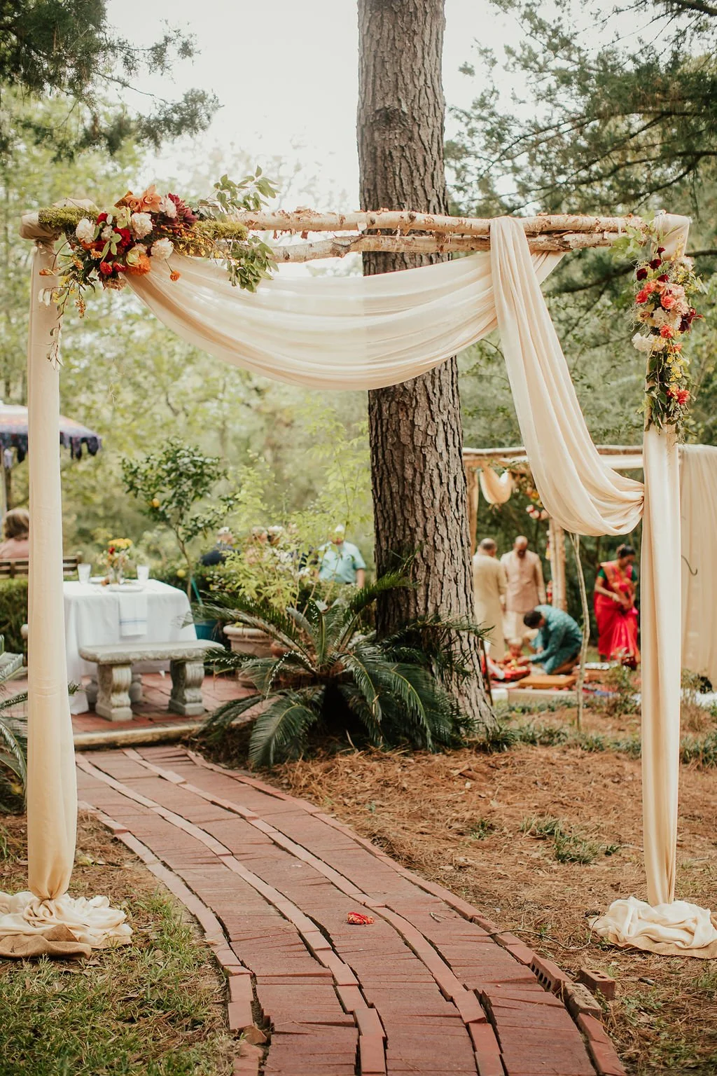 Micro Hindu Fusion Wedding in a Lush Houston Backyard | EPOCH CO+ EVENTS