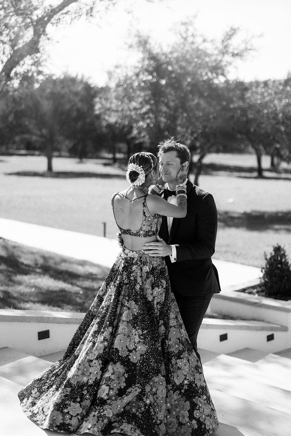 the-arlo-wedding-venue-first-look-grand-staircase9607-2.jpg