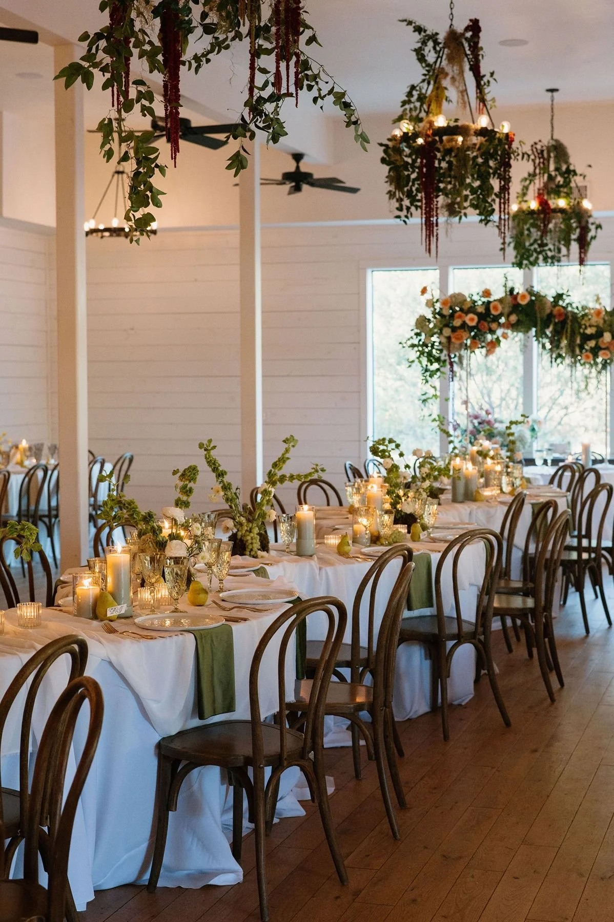 Serpentine head table design for an Italian inspired wedding at Fredericksburg wedding venues Contigo Ranch by wedding planners Epoch Co+