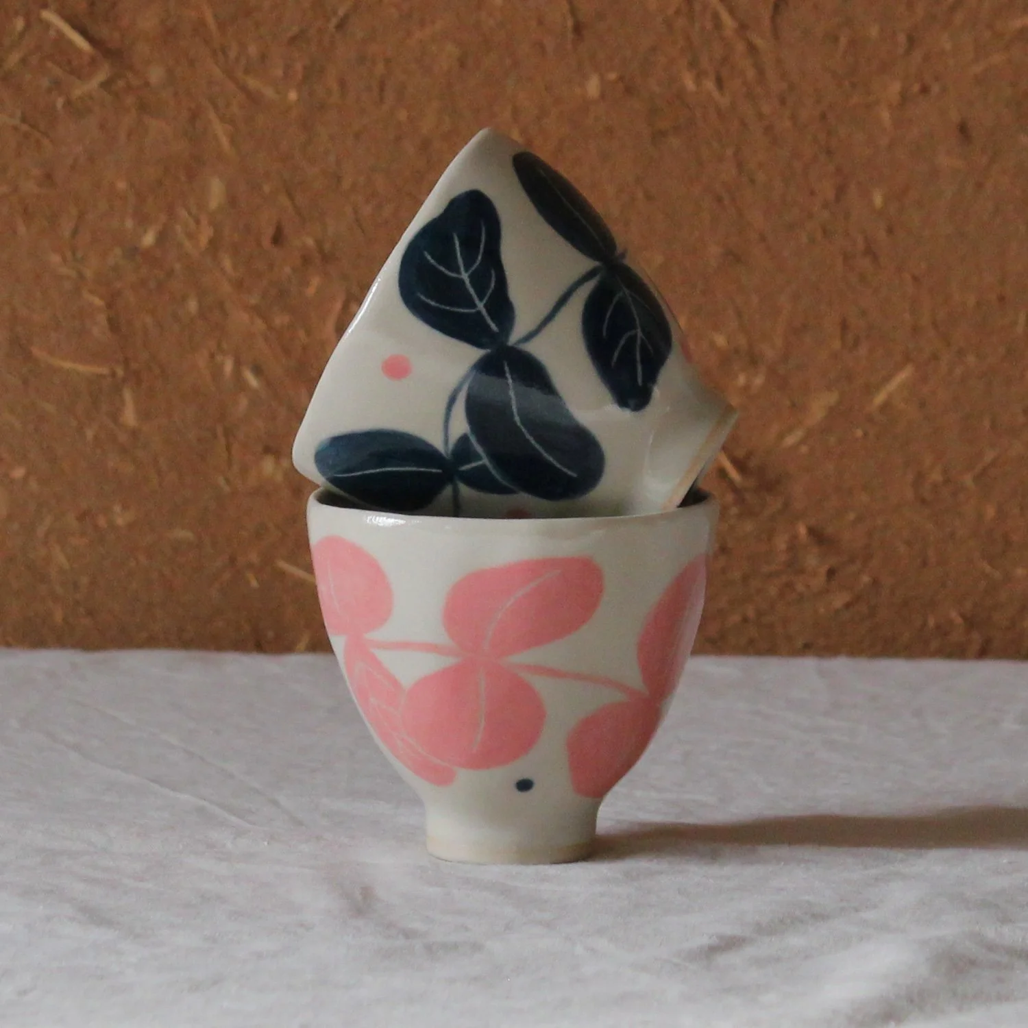 tasse-pied-gres-duo-eucalyptus-rose-bleu-nanteau-sur-lunain