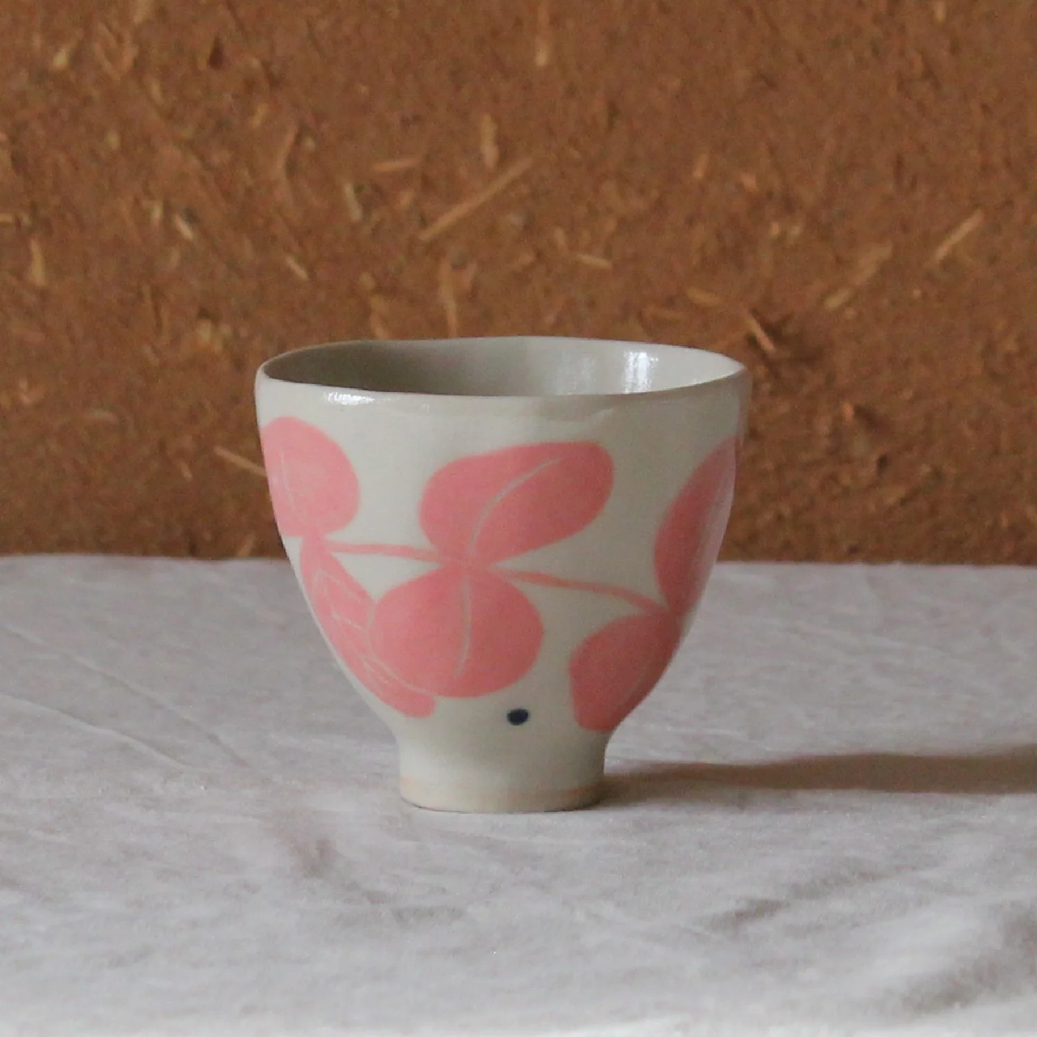 tasse-pied-gres-eucalyptus-rose-nanteau-sur-lunain
