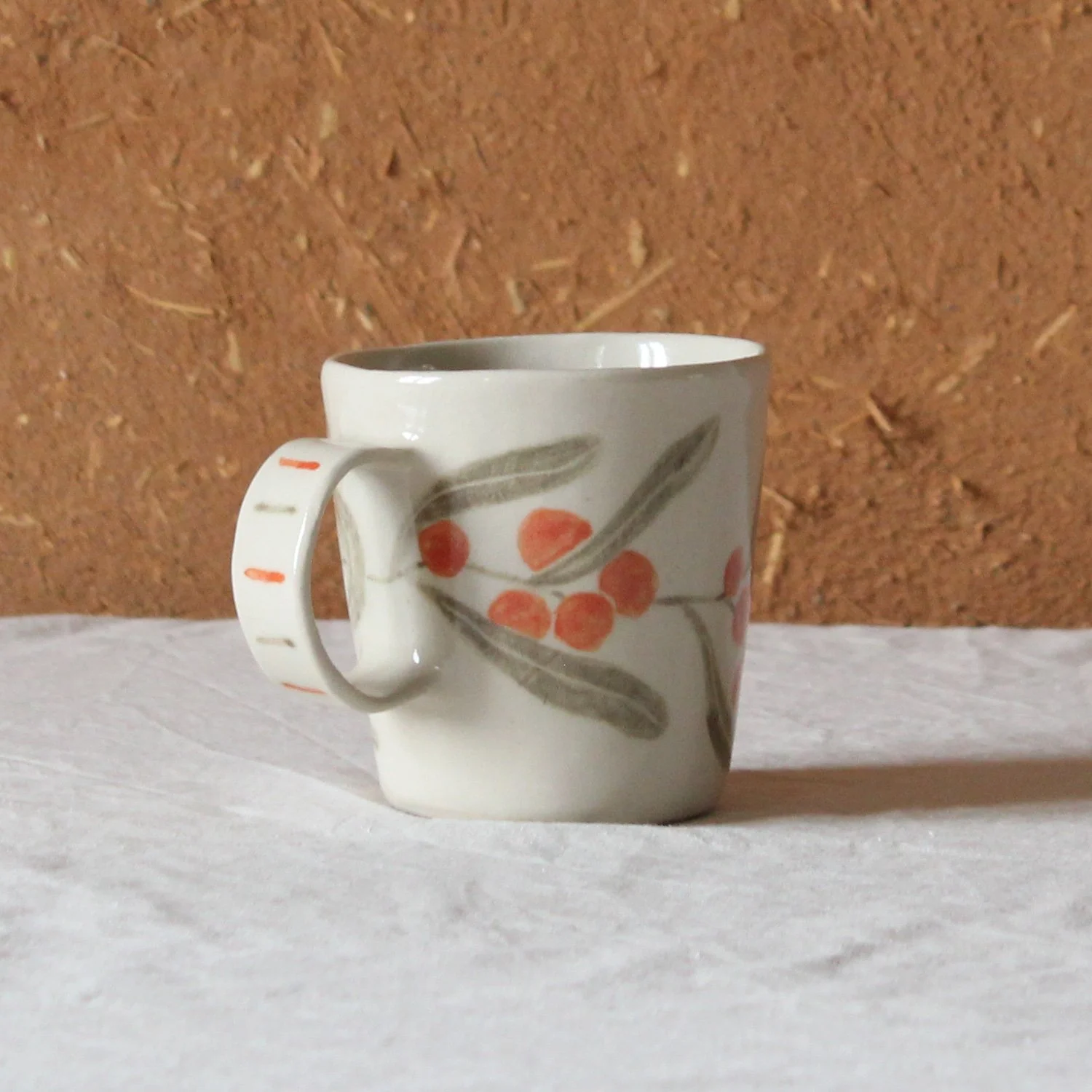 tasse-anse-conique-base-etroite-3-4-gres-argousier-vert-nanteau-sur-lunain