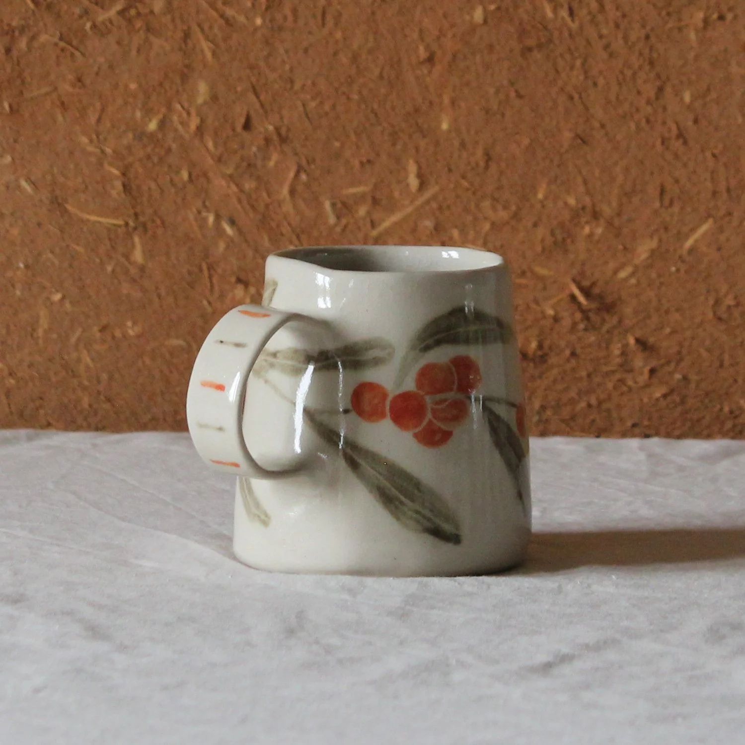 tasse-anse-conique-base-large-3-4-gres-argousier-vert-nanteau-sur-lunain