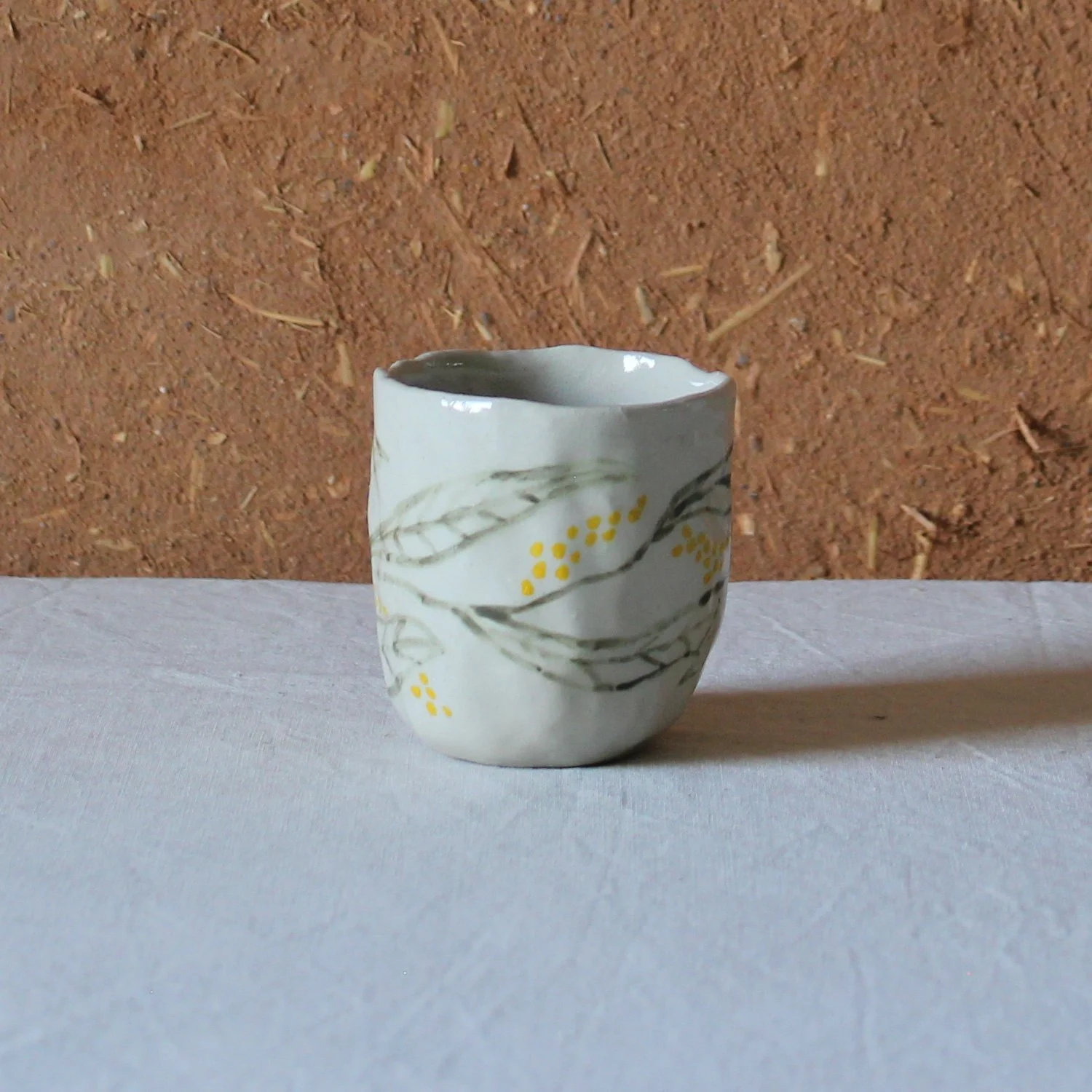  Tasse à café en grès motif saule (peinture), création artisanale à Nanteau-sur-Lunain 