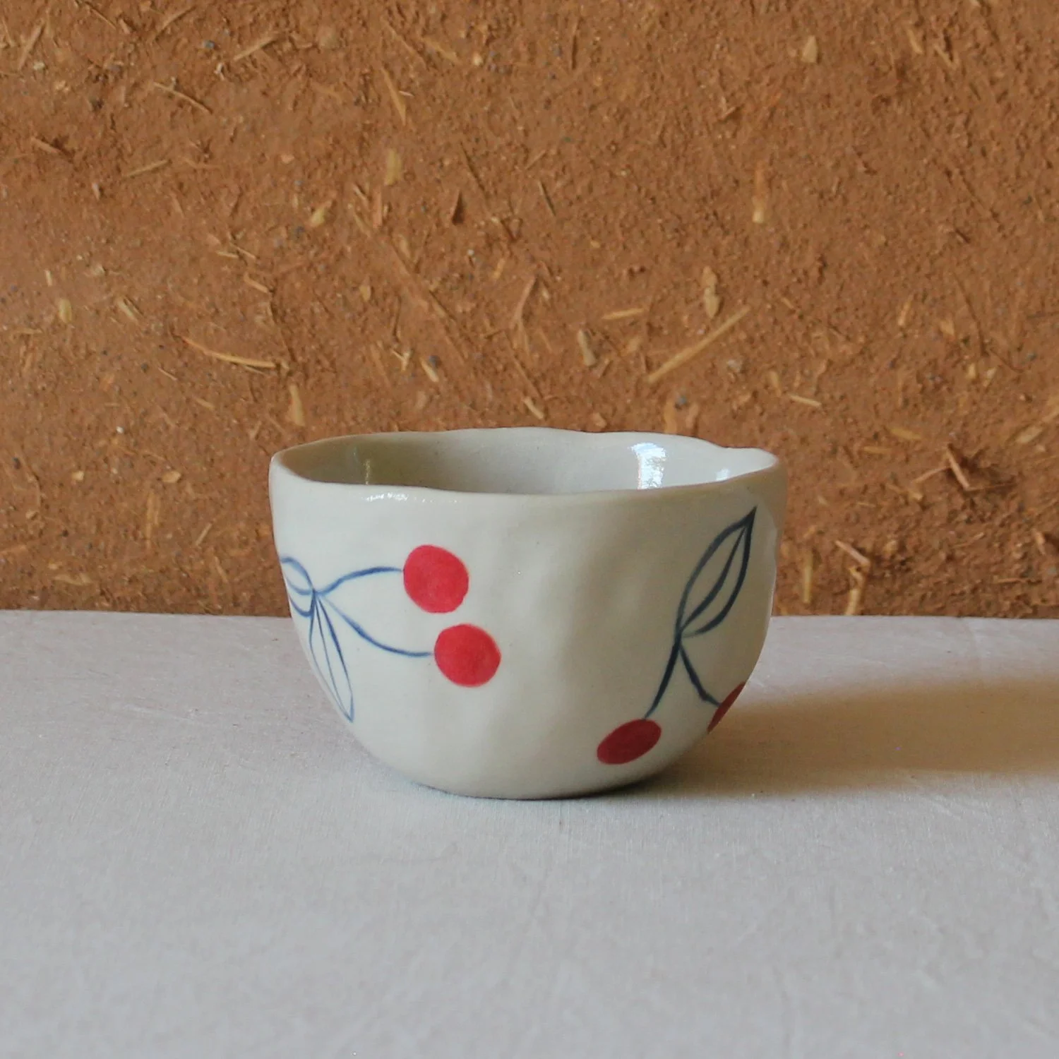 petit-bol-gres-peinture-cerise-bleu-rouge-nanteau-sur-lunain.jpg