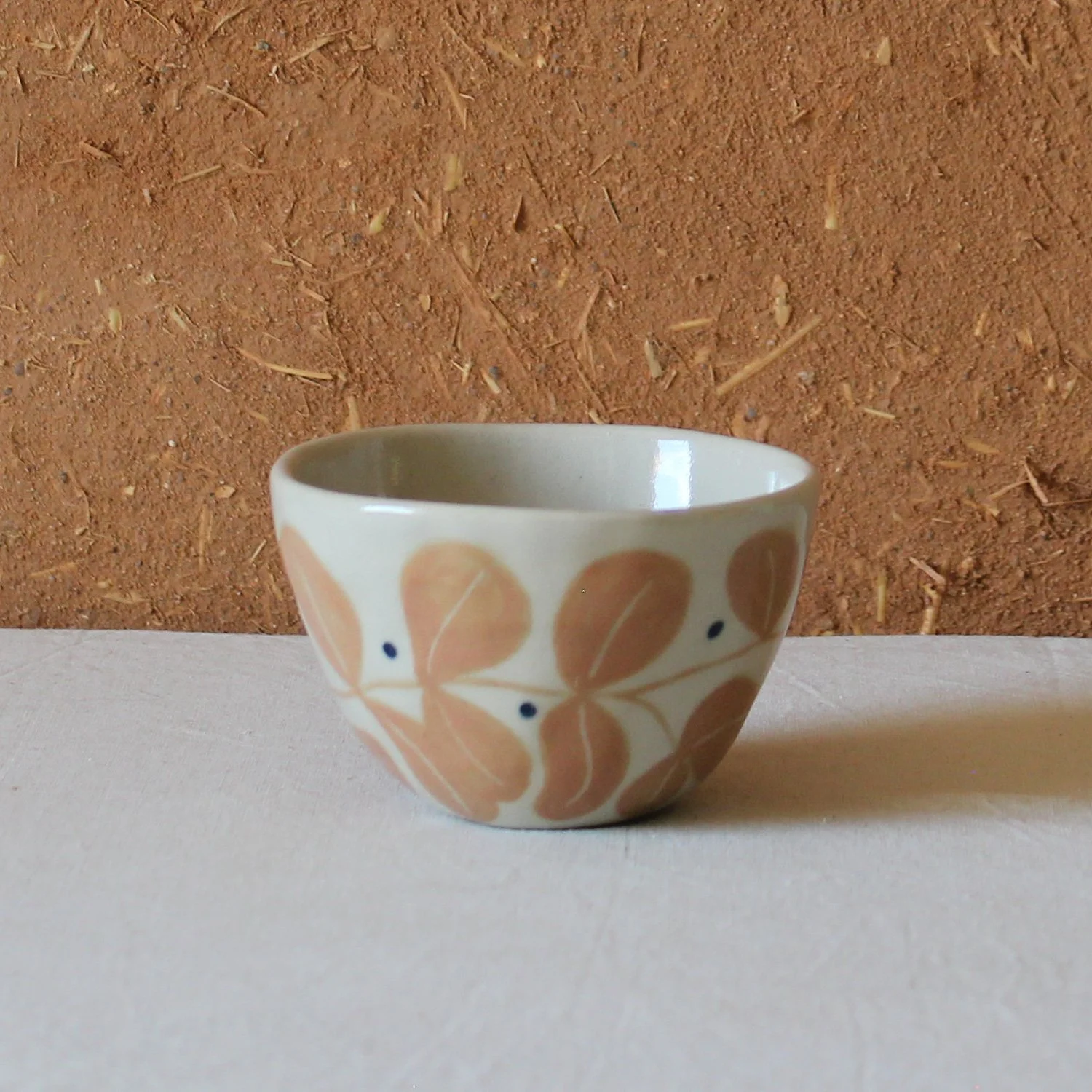petit-bol-gres-peinture-eucalyptus-peche-nanteau-sur-lunain.jpg